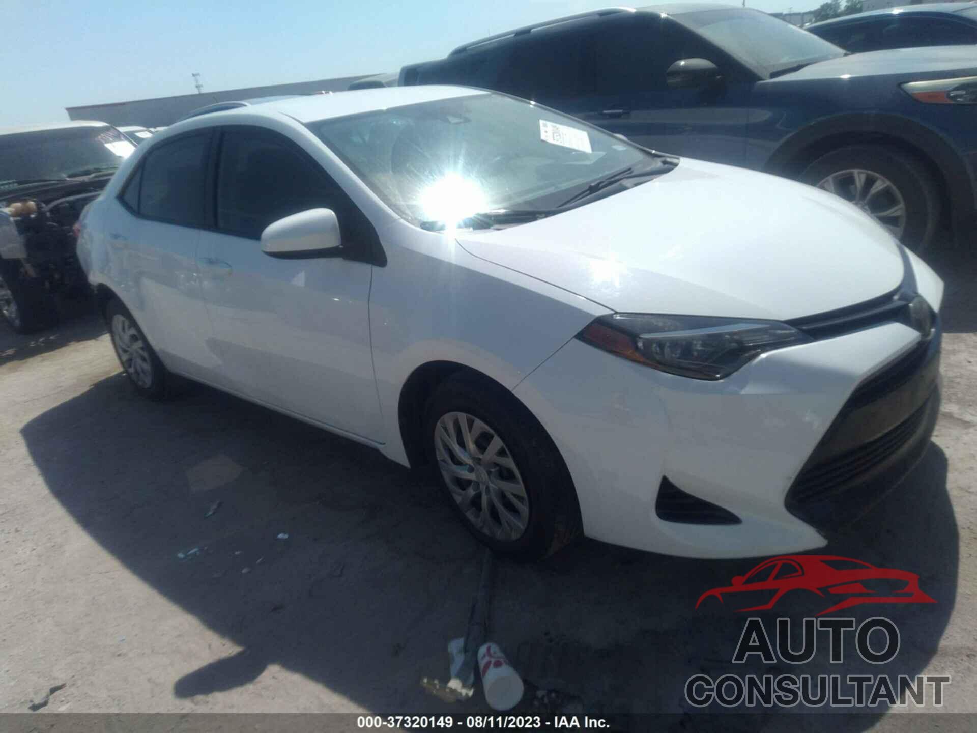 TOYOTA COROLLA 2018 - 5YFBURHE1JP818345