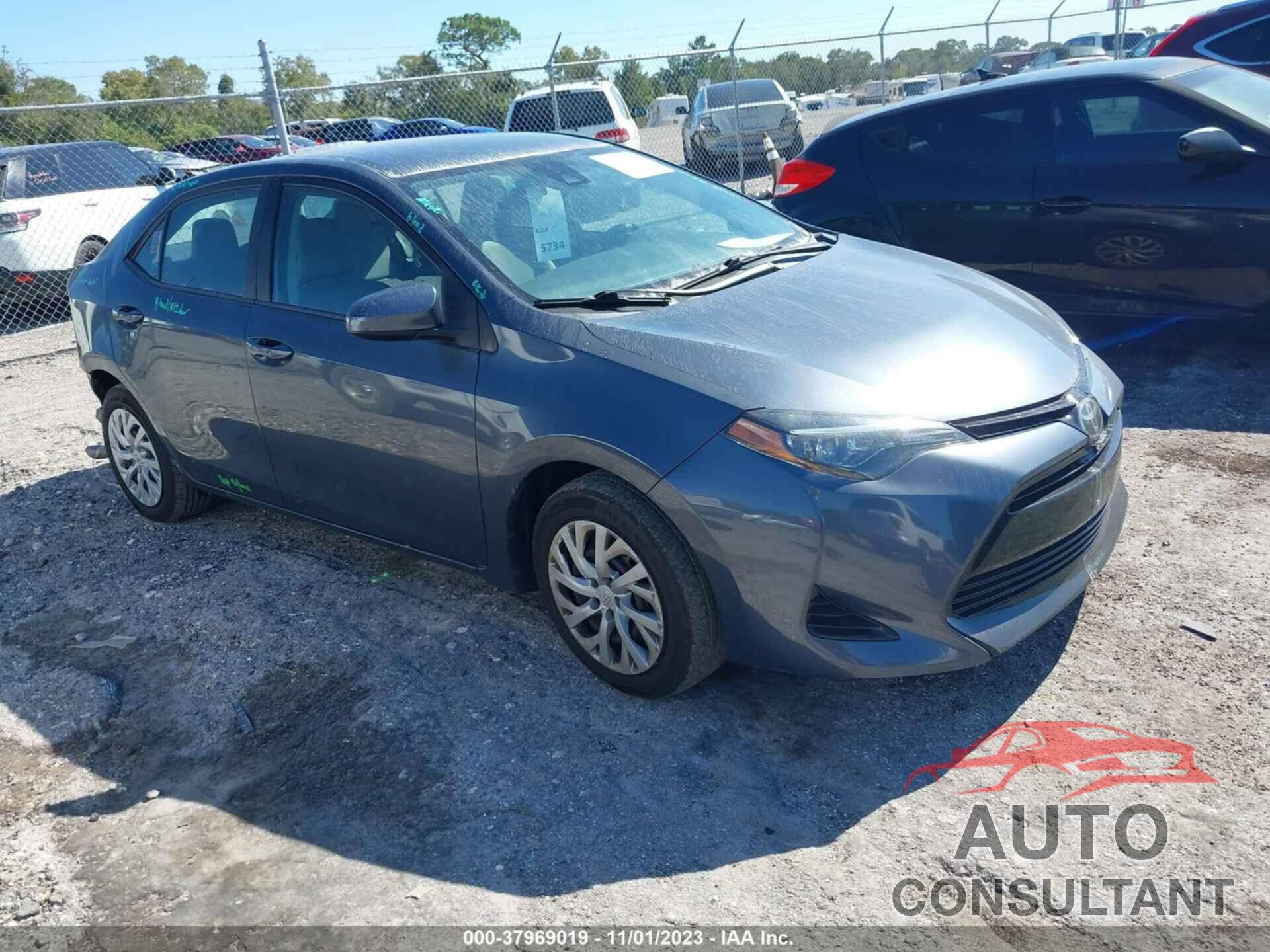 TOYOTA COROLLA 2018 - 5YFBURHEXJP852817