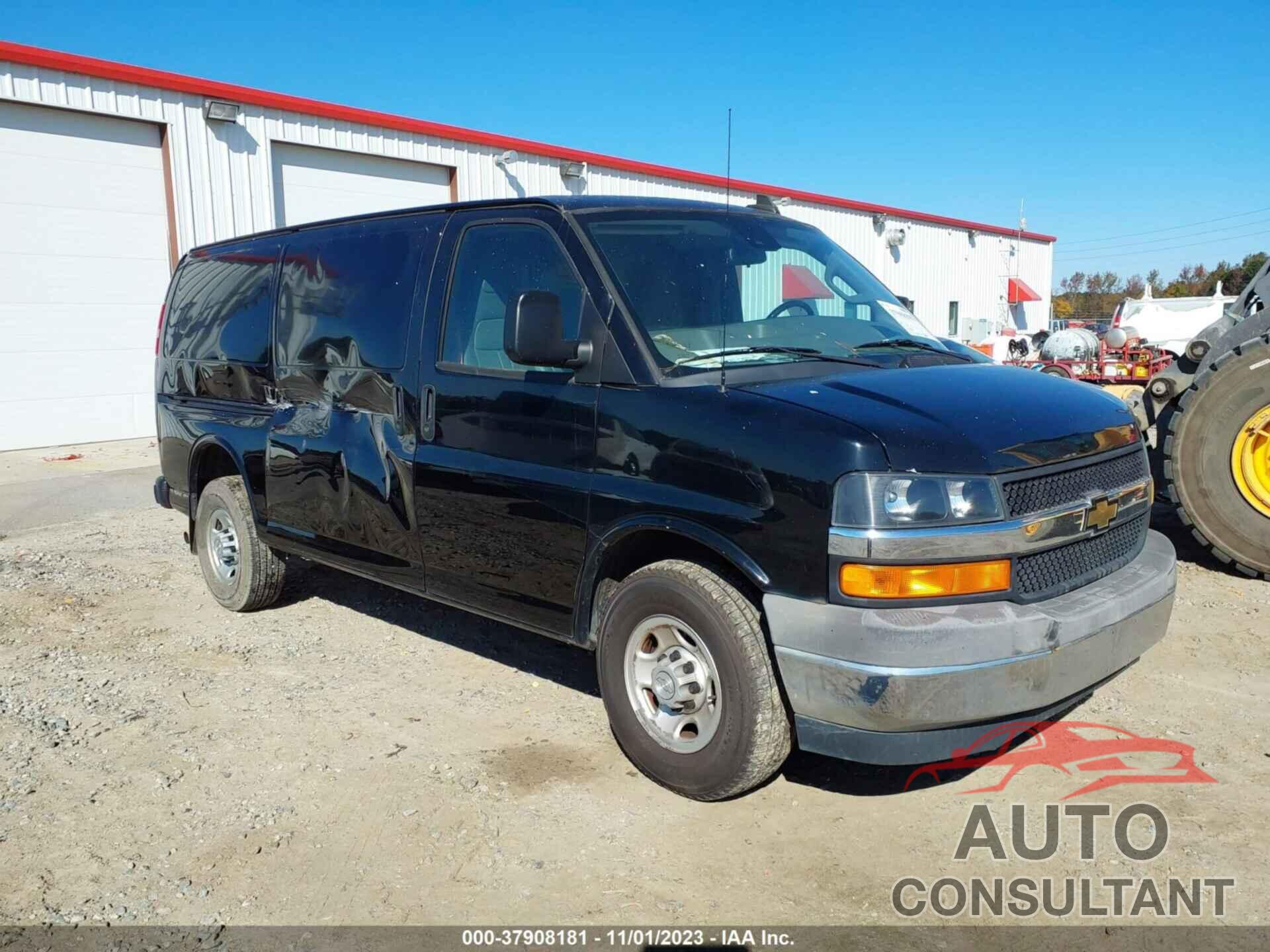 CHEVROLET EXPRESS CARGO VAN 2019 - 1GCWGAFP8K1228292