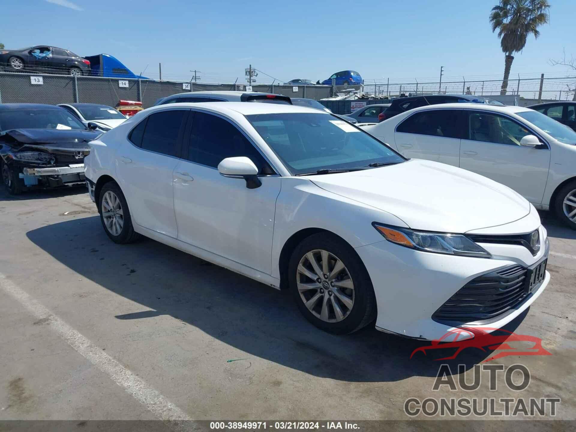 TOYOTA CAMRY 2018 - 4T1B11HK7JU533759