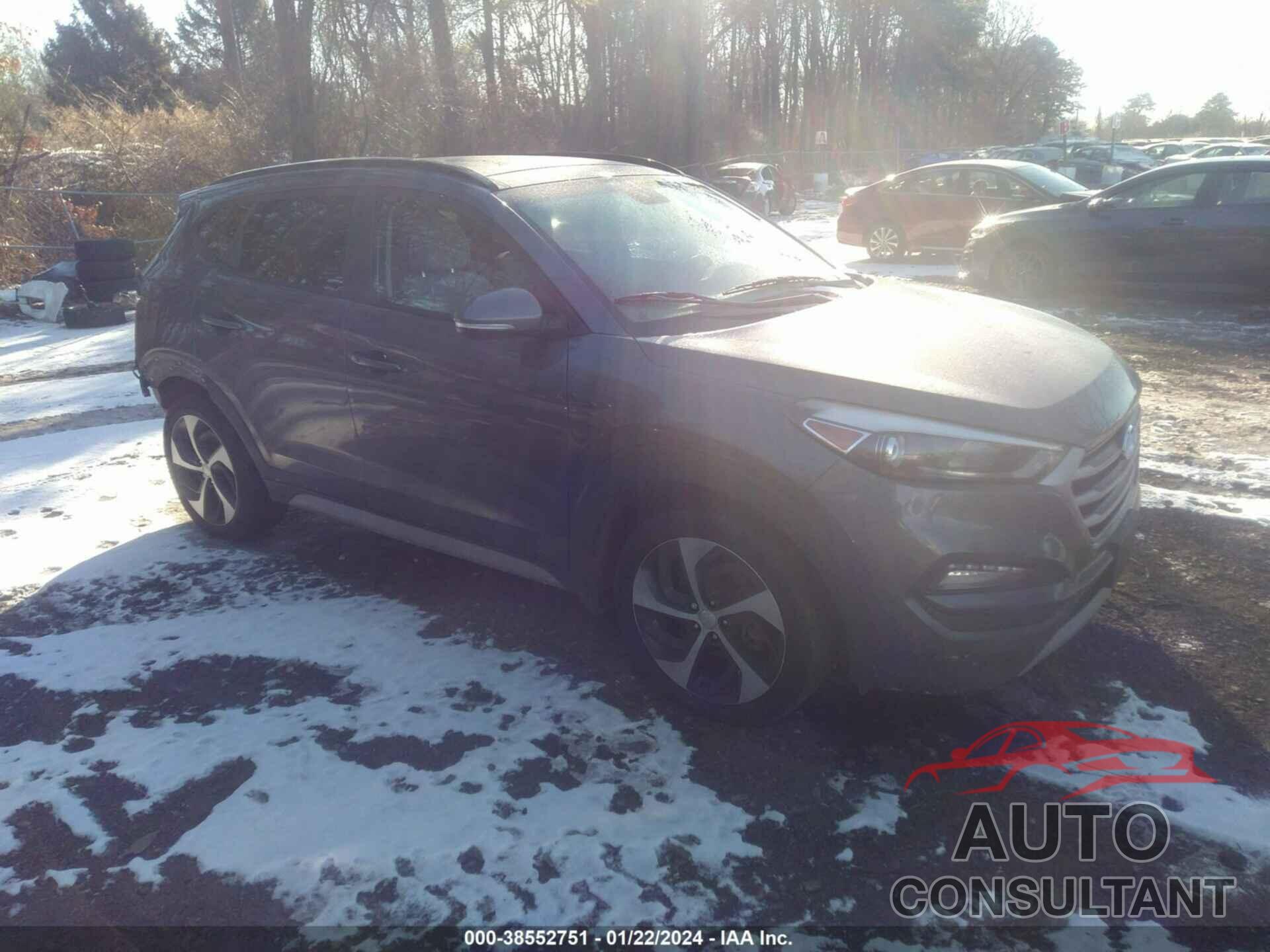 HYUNDAI TUCSON 2018 - KM8J3CA23JU752357