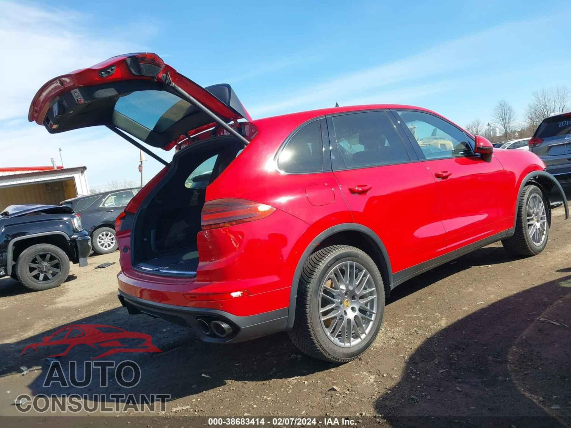 PORSCHE CAYENNE 2018 - WP1AA2A21JKA04625