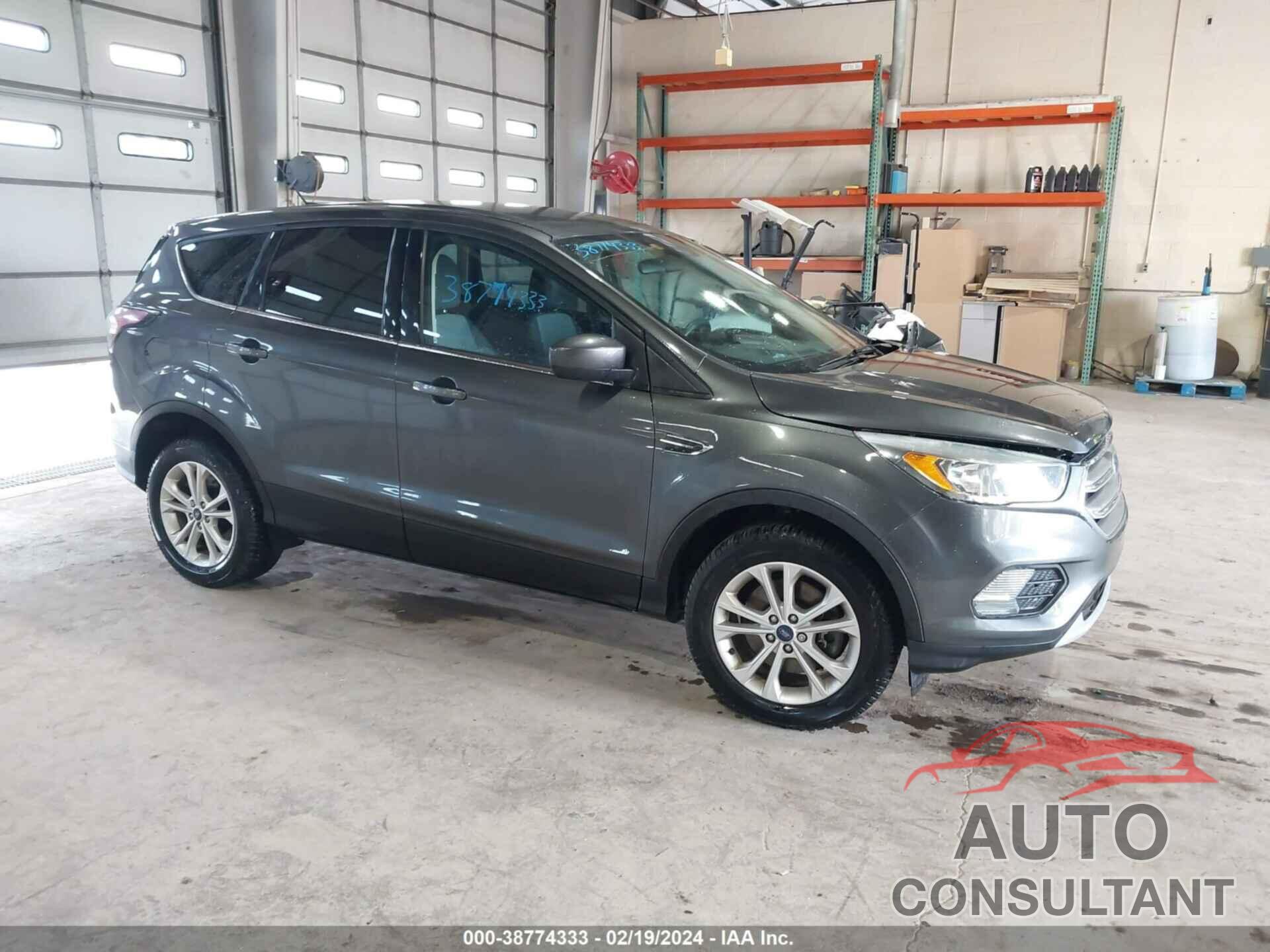 FORD ESCAPE 2017 - 1FMCU9GD5HUA79096