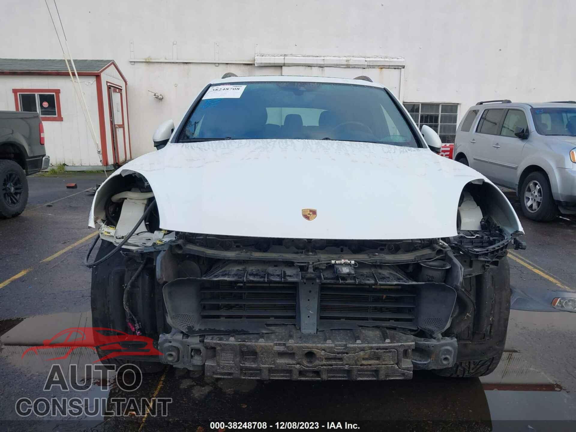 PORSCHE CAYENNE 2017 - WP1AA2A25HKA82657