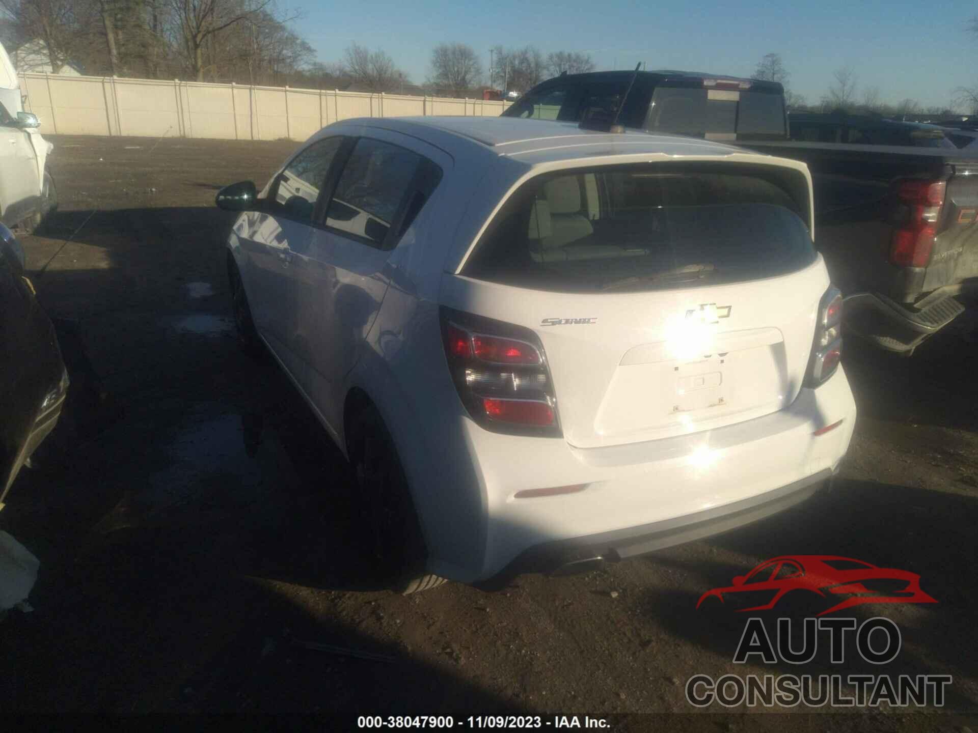 CHEVROLET SONIC 2017 - 1G1JG6SH9H4170134