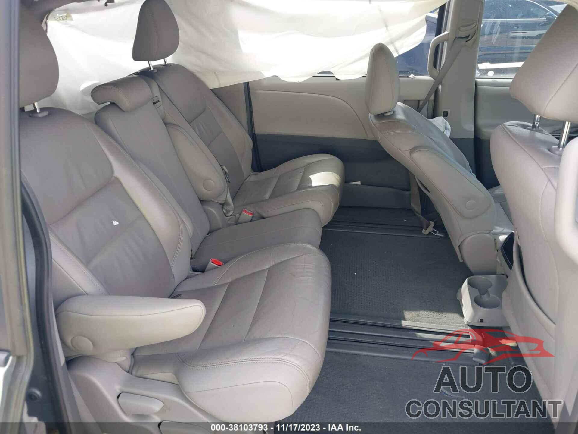 TOYOTA SIENNA 2017 - 5TDYZ3DC6HS766855