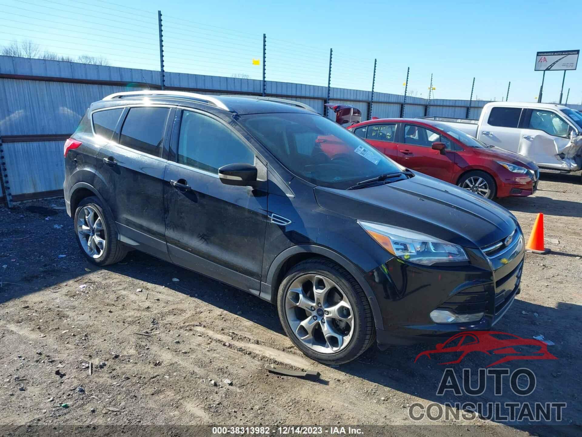 FORD ESCAPE 2016 - 1FMCU0J98GUC19818