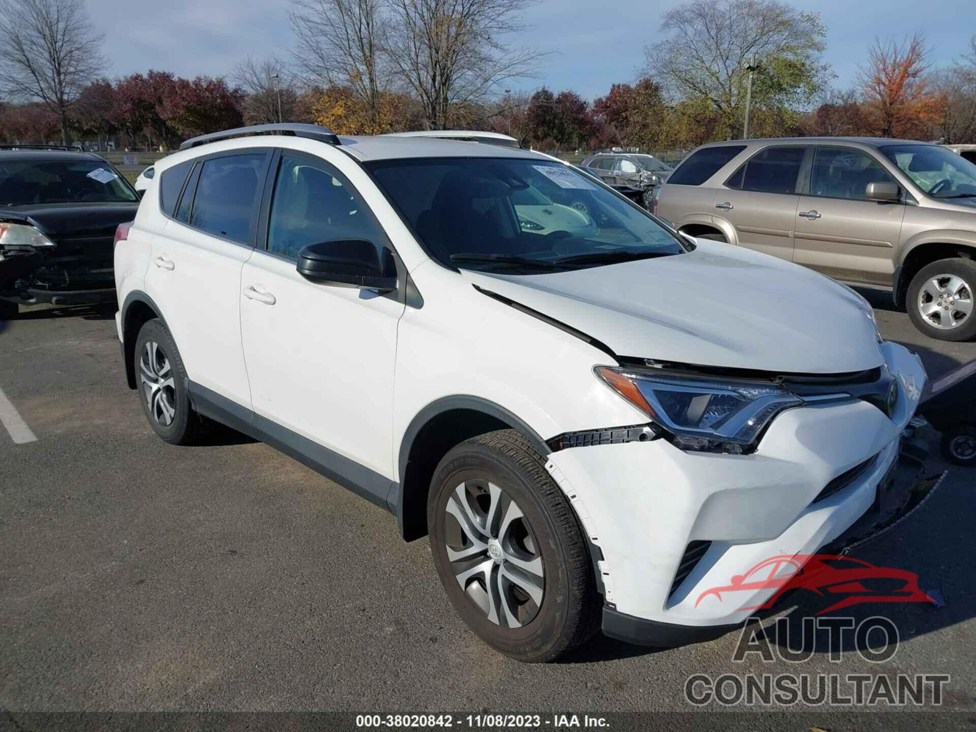 TOYOTA RAV4 2018 - JTMBFREV2JJ185857