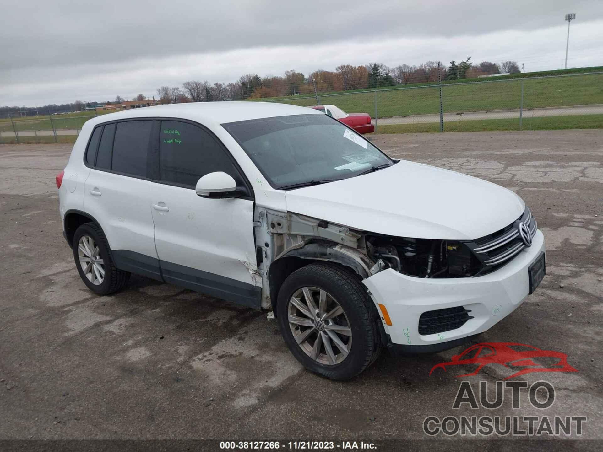 VOLKSWAGEN TIGUAN 2017 - WVGBV7AX0HK050892