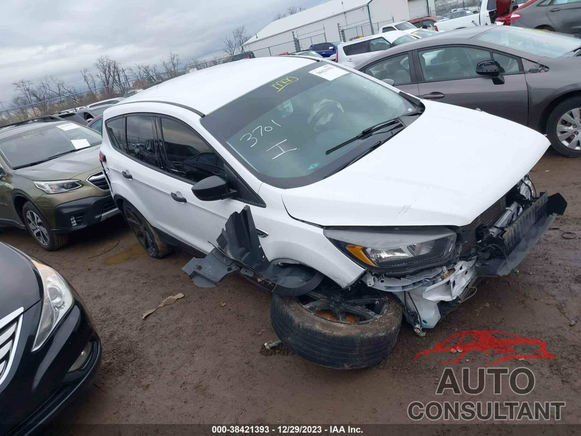 FORD ESCAPE 2018 - 1FMCU0F76JUA84868