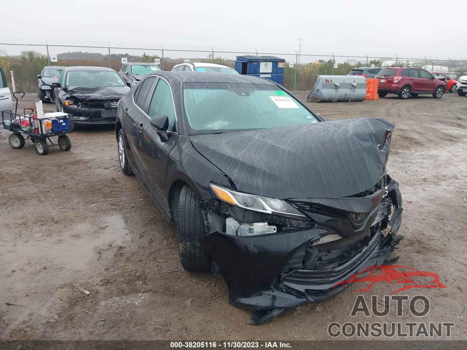 TOYOTA CAMRY 2018 - 4T1B11HK7JU121809