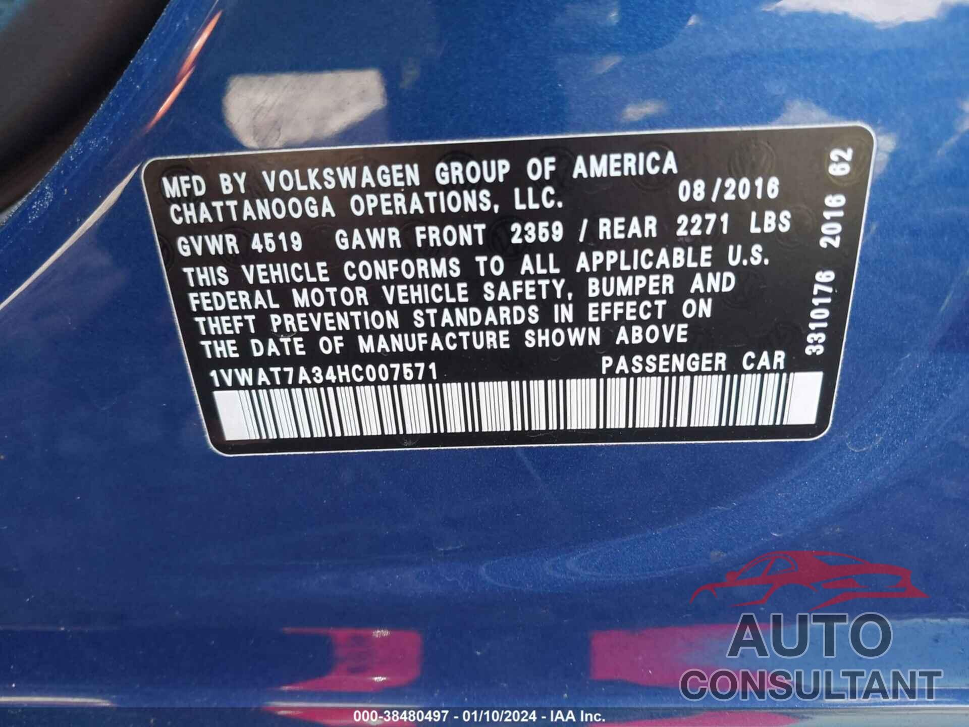 VOLKSWAGEN PASSAT 2017 - 1VWAT7A34HC007571