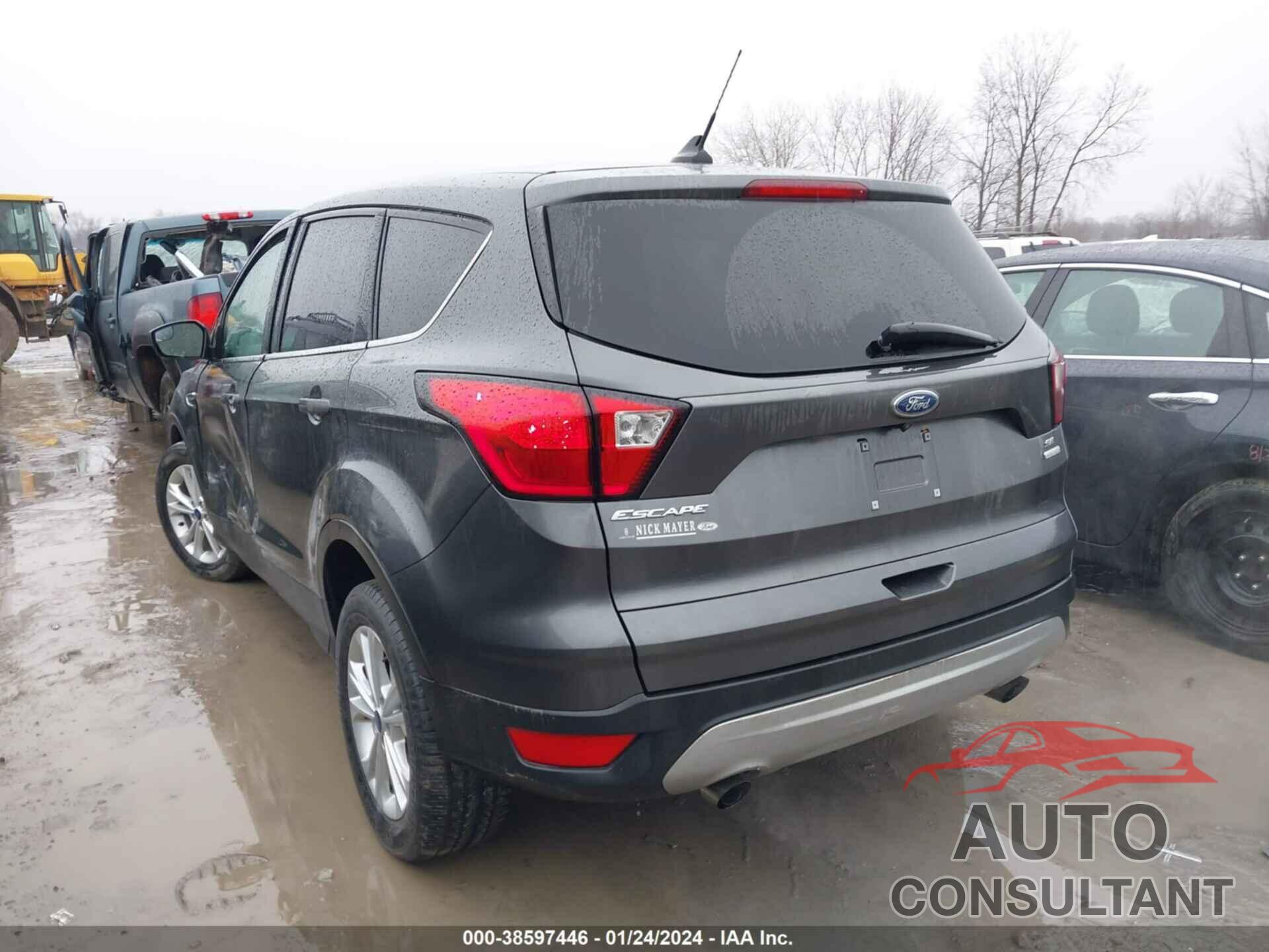 FORD ESCAPE 2019 - 1FMCU0GD4KUB22703