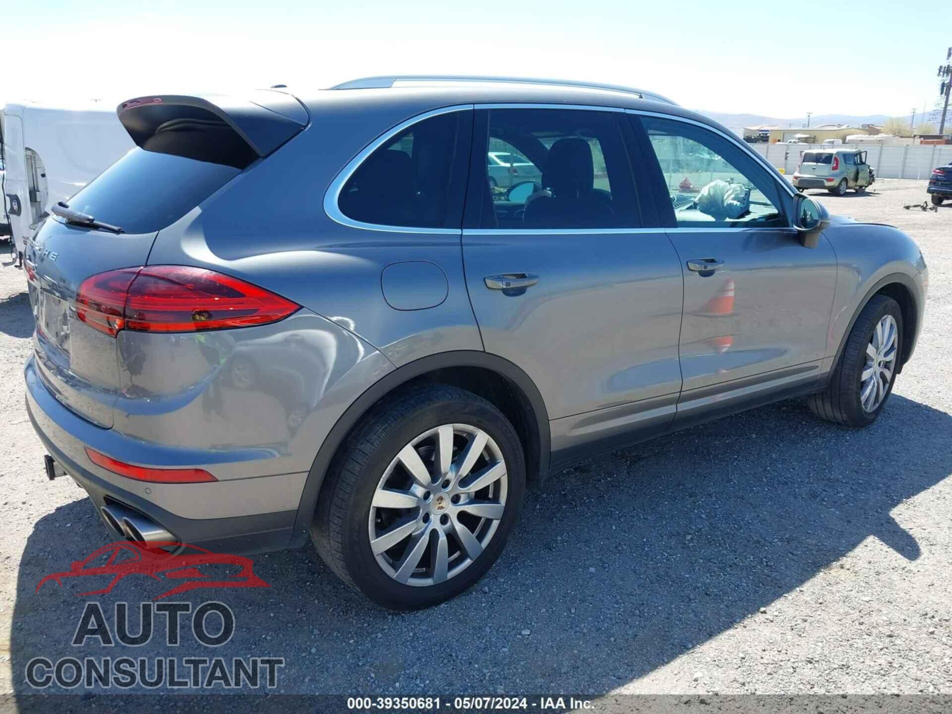 PORSCHE CAYENNE 2017 - WP1AB2A27HLA52826