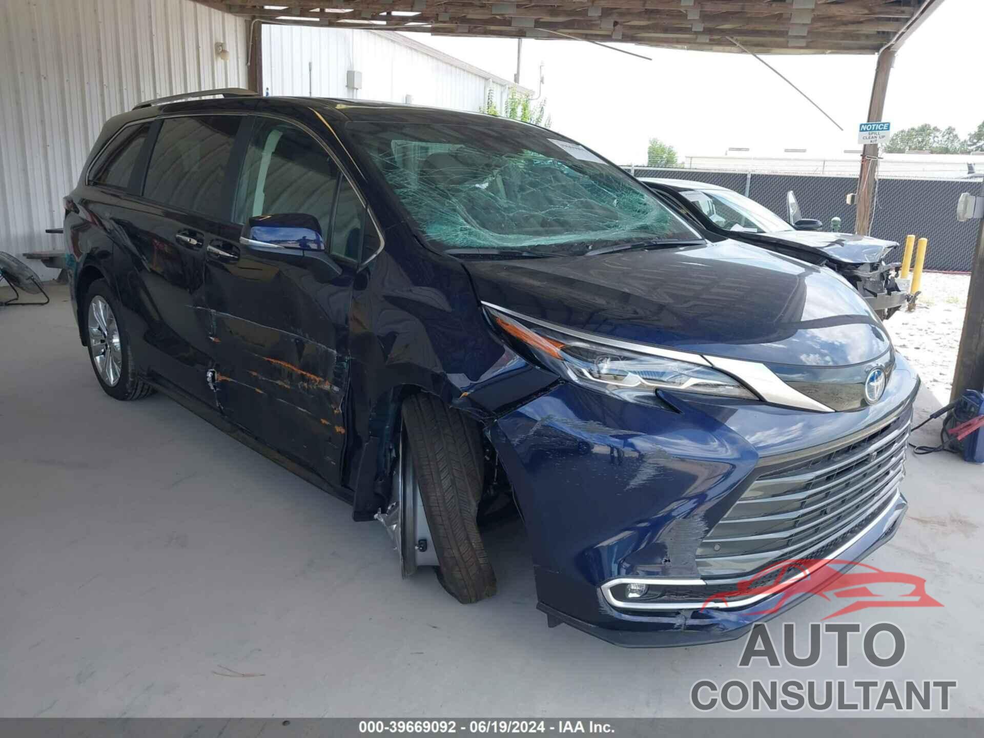 TOYOTA SIENNA 2024 - 5TDERKEC3RS183317