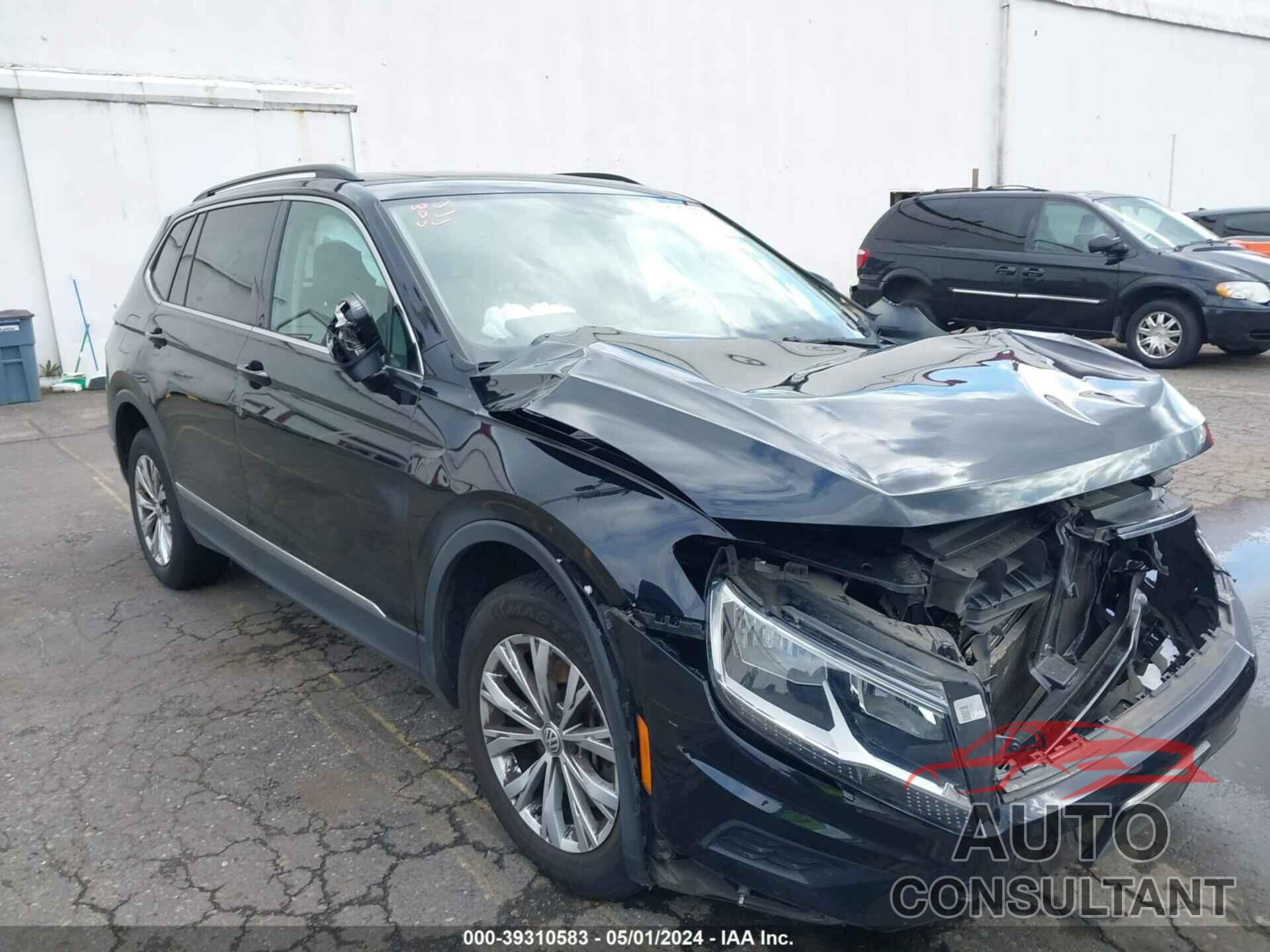 VOLKSWAGEN TIGUAN 2018 - 3VV2B7AXXJM125613