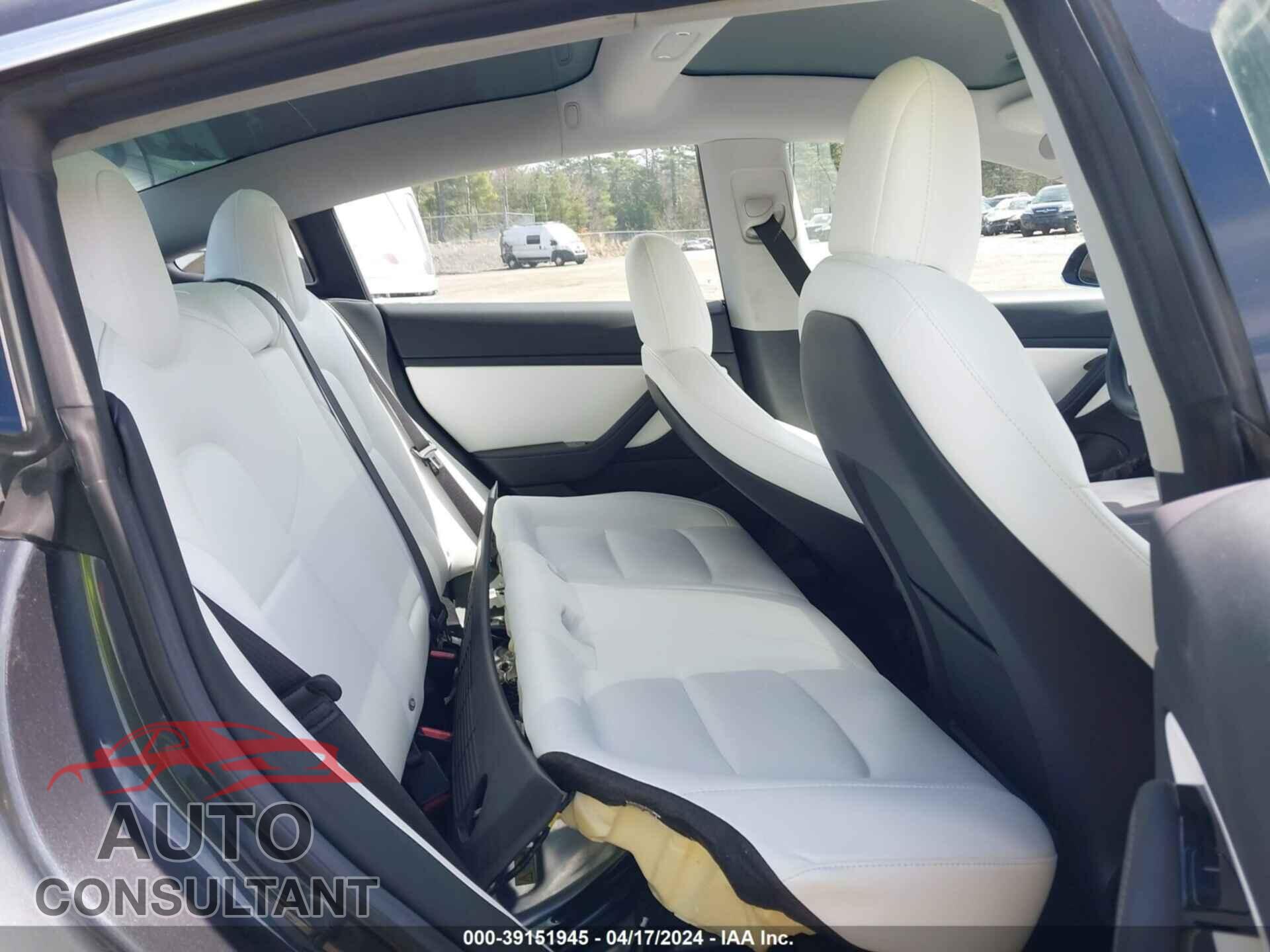 TESLA MODEL 3 2018 - 5YJ3E1EBXJF097161