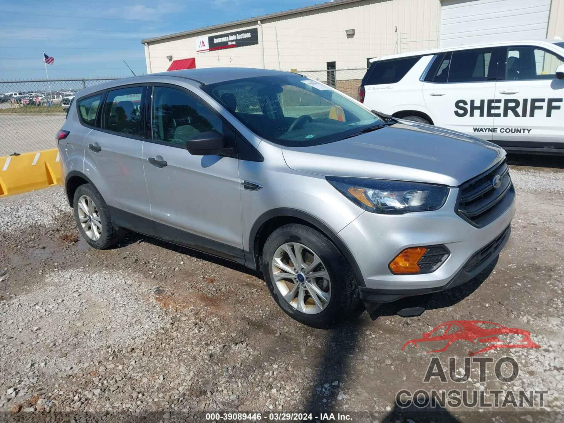 FORD ESCAPE 2018 - 1FMCU0F75JUB67689
