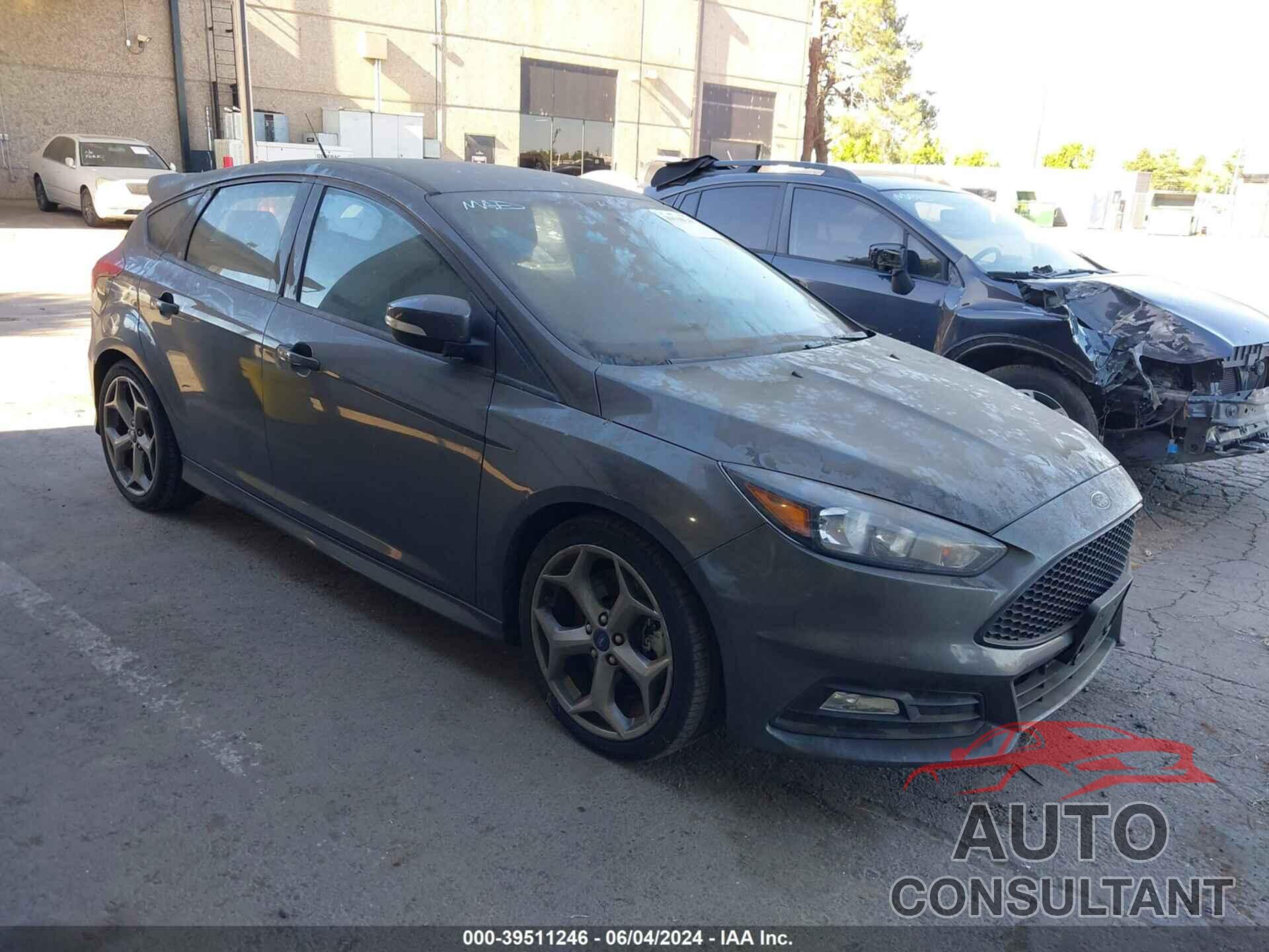 FORD FOCUS 2018 - 1FADP3L97JL247627