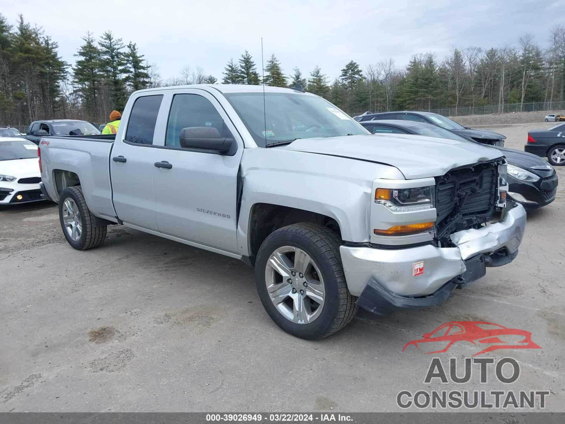 CHEVROLET SILVERADO 1500 2018 - 1GCVKPEC0JZ373161