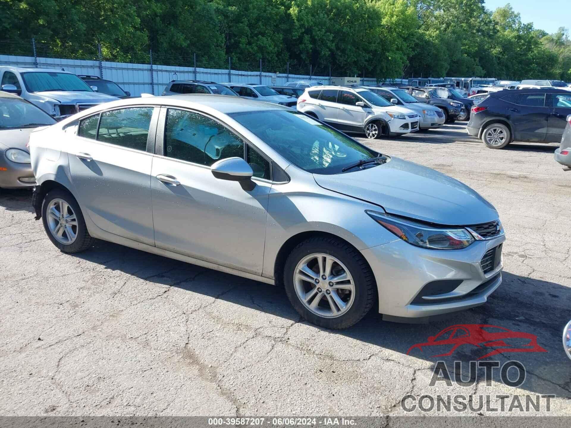 CHEVROLET CRUZE 2018 - 1G1BE5SM0J7214706