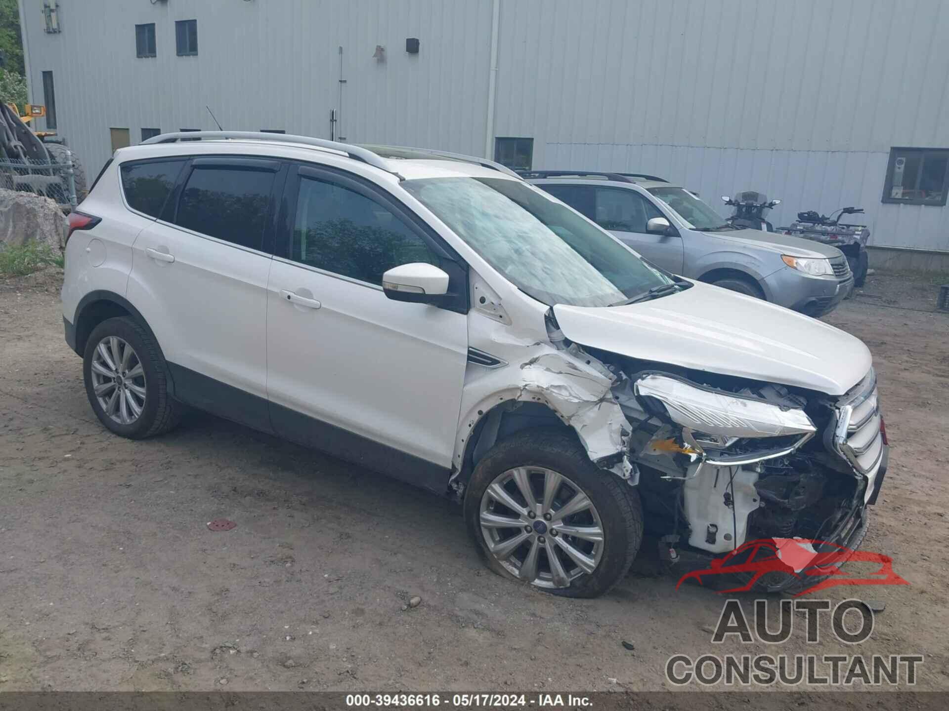 FORD ESCAPE 2017 - 1FMCU9J99HUC12995