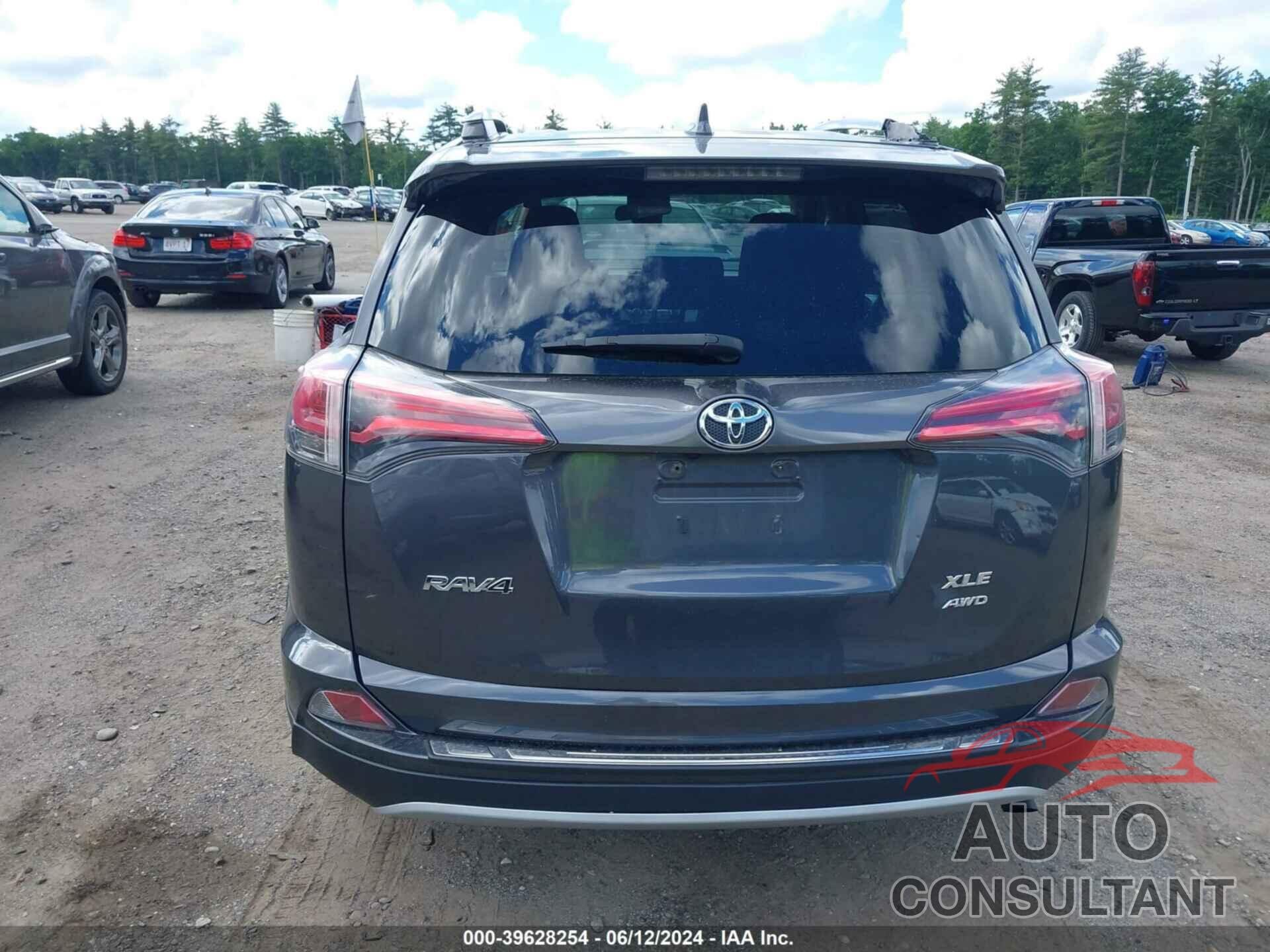 TOYOTA RAV4 2017 - JTMRFREVXHJ146362