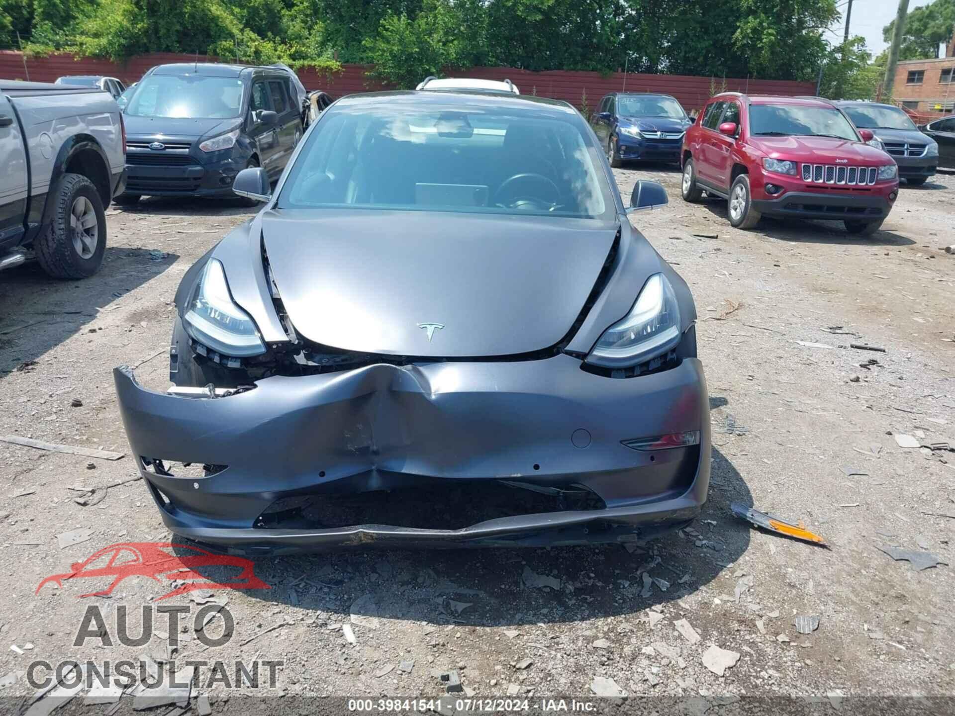 TESLA MODEL 3 2018 - 5YJ3E1EB5JF145357