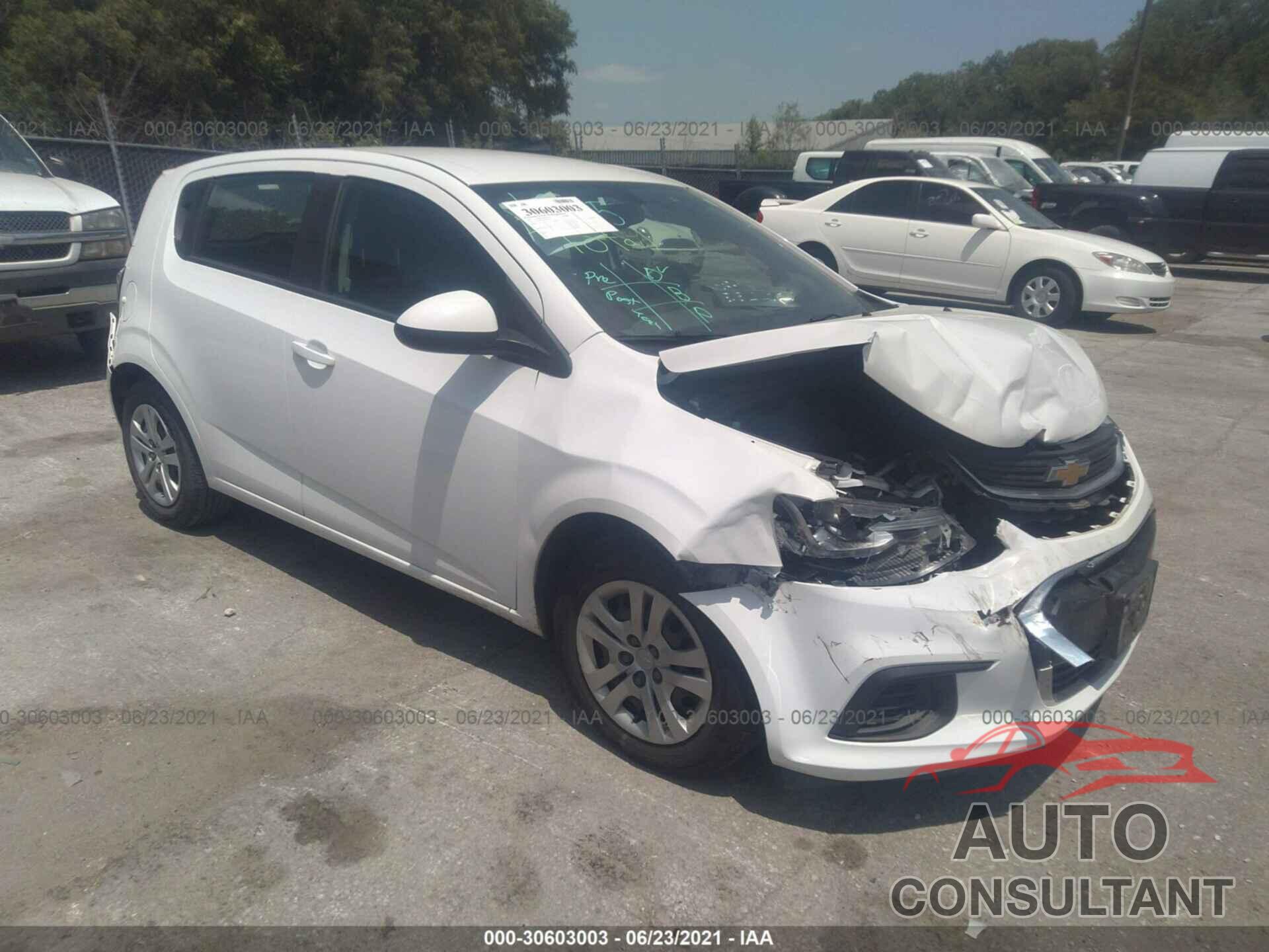 CHEVROLET SONIC 2017 - 1G1JG6SH0H4170197