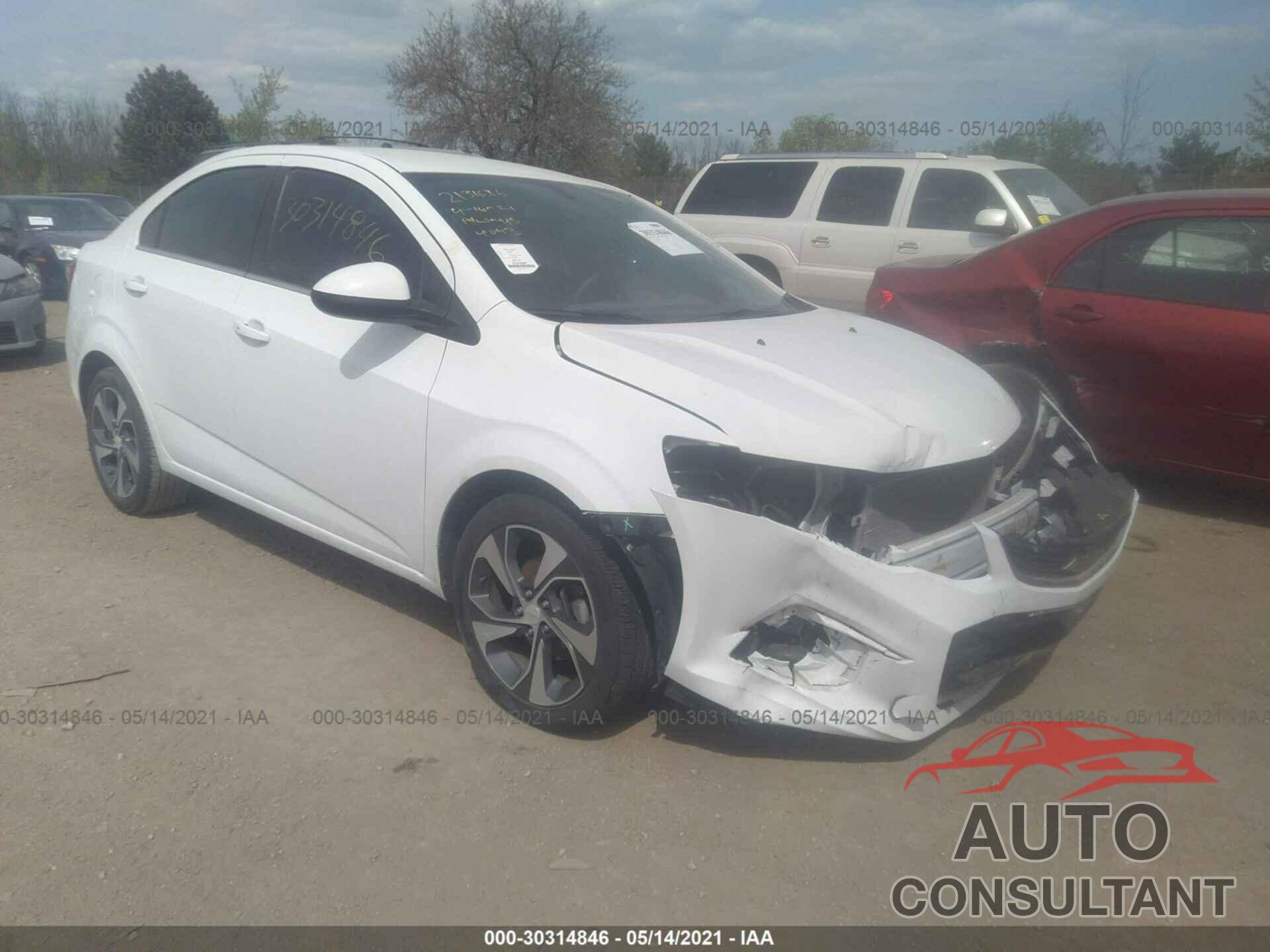 CHEVROLET SONIC 2018 - 1G1JF5SB9J4135446