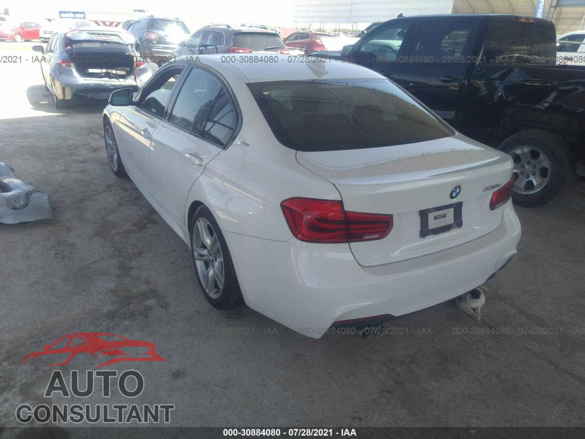 BMW 3 SERIES 2018 - WBA8E1C52JA758920