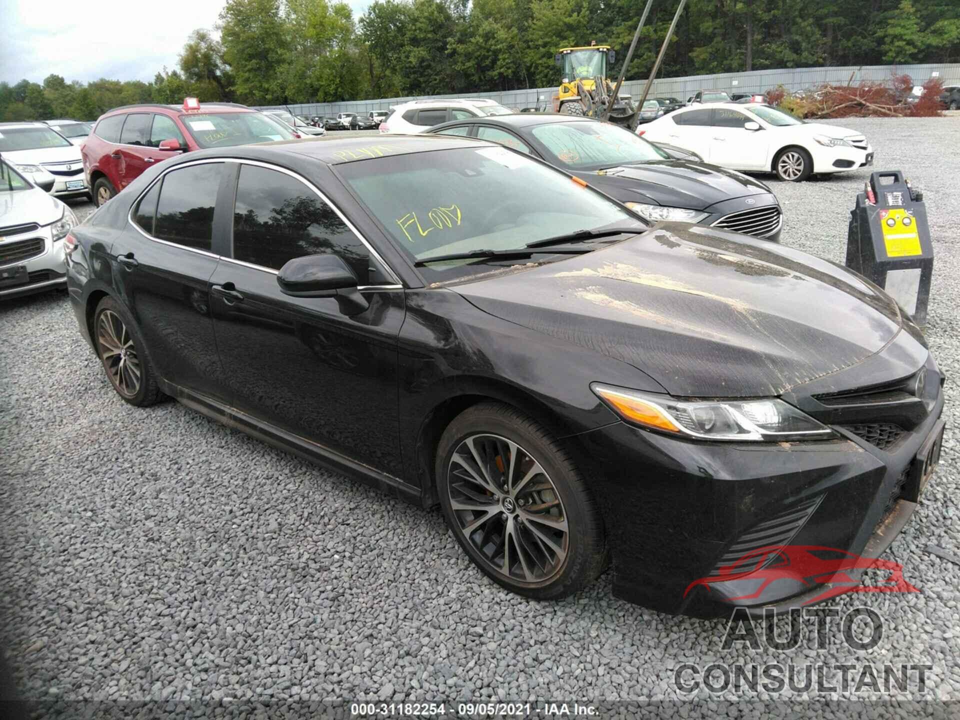 TOYOTA CAMRY 2018 - 4T1B11HK2JU659222
