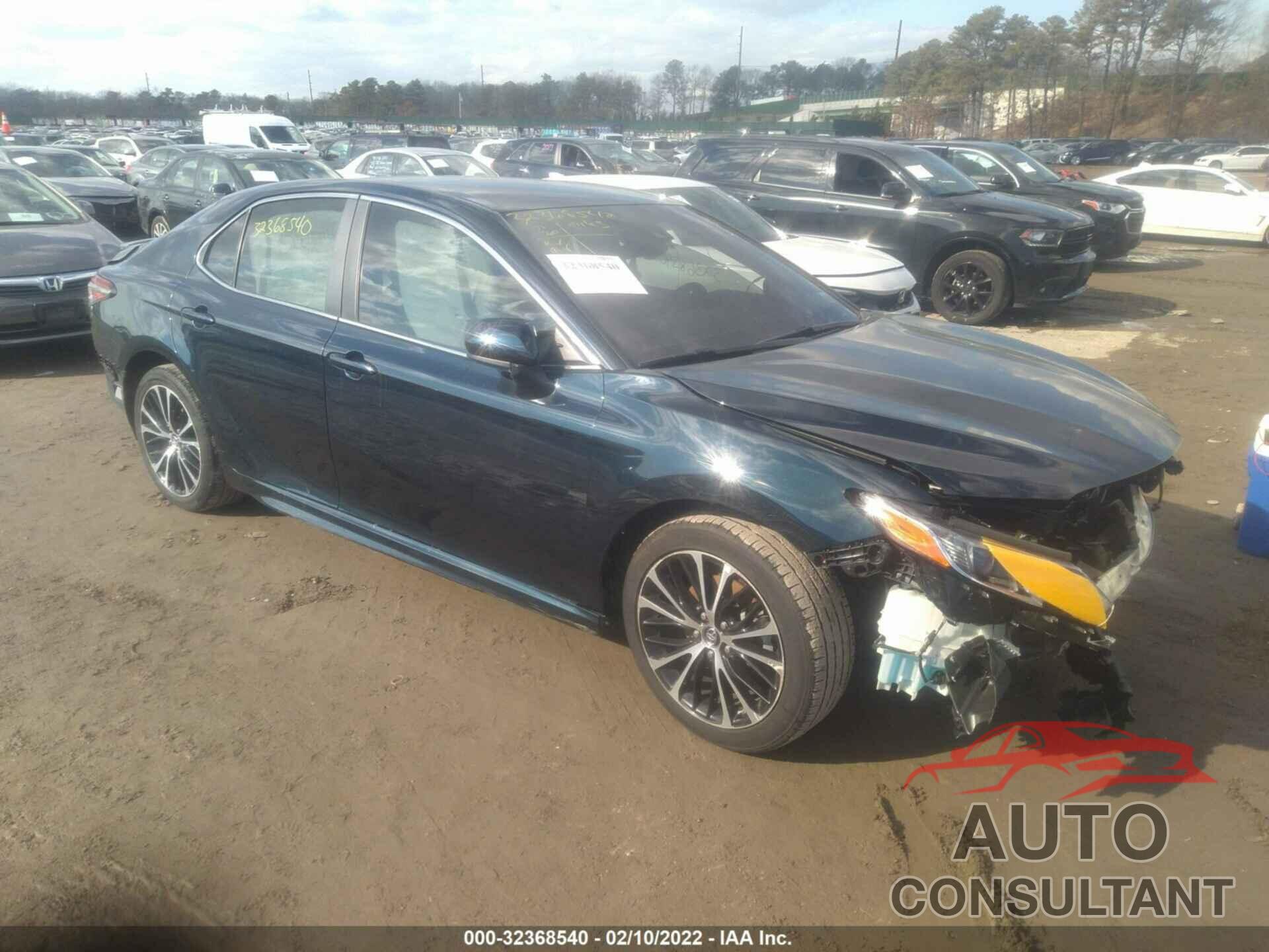 TOYOTA CAMRY 2018 - 4T1B11HK0JU528452