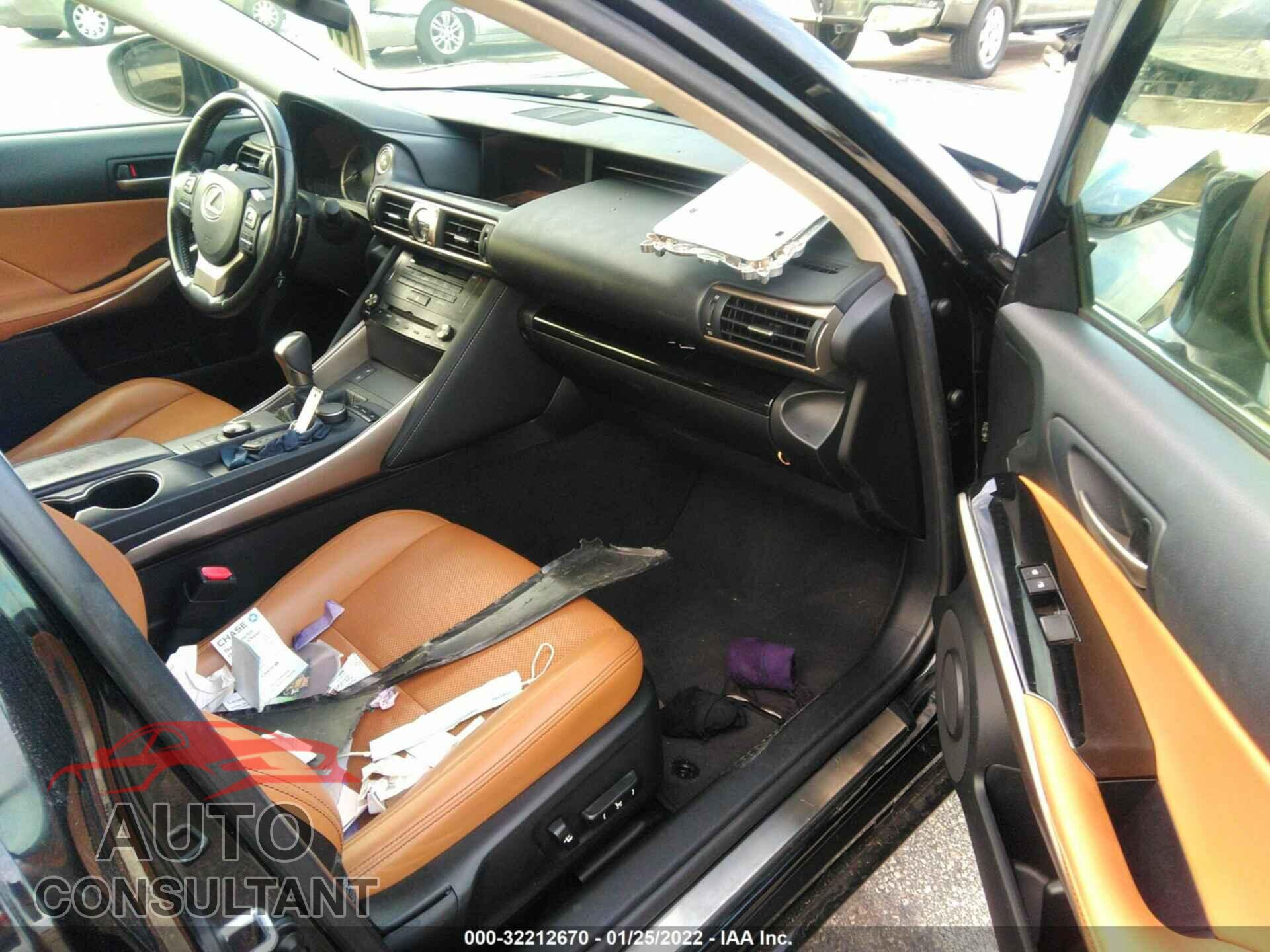 LEXUS IS 2017 - JTHBA1D25H5052437