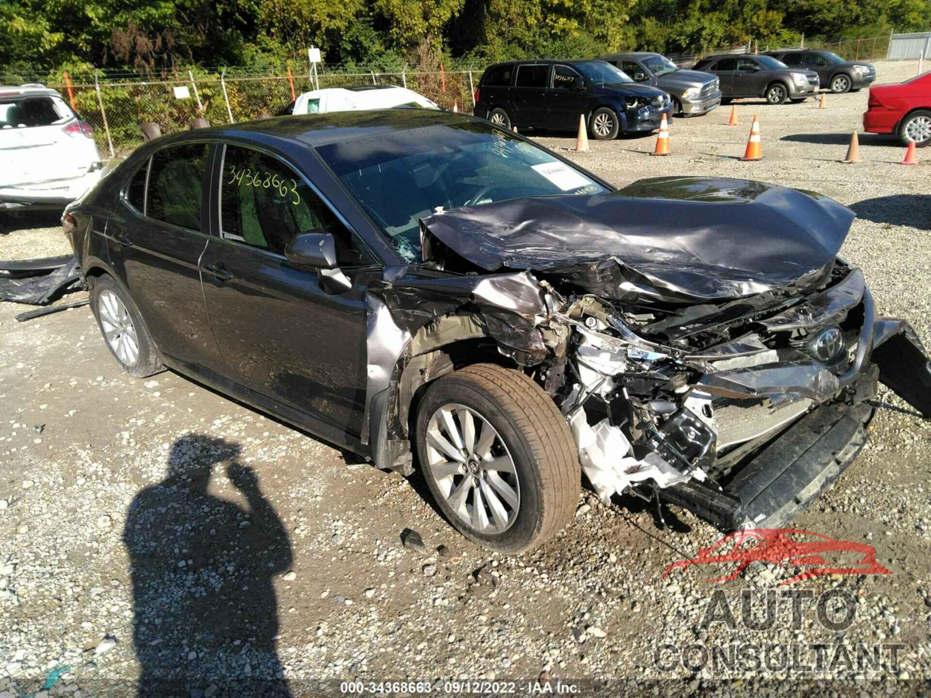 TOYOTA CAMRY 2018 - 4T1B11HK3JU676918