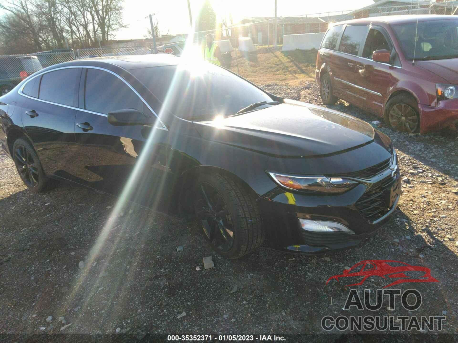 CHEVROLET MALIBU 2020 - 1G1ZD5ST3LF122491