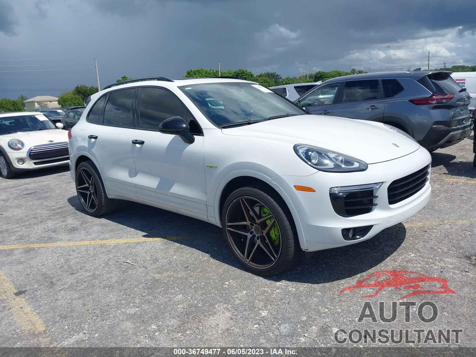 PORSCHE CAYENNE 2016 - WP1AE2A2XGLA17378