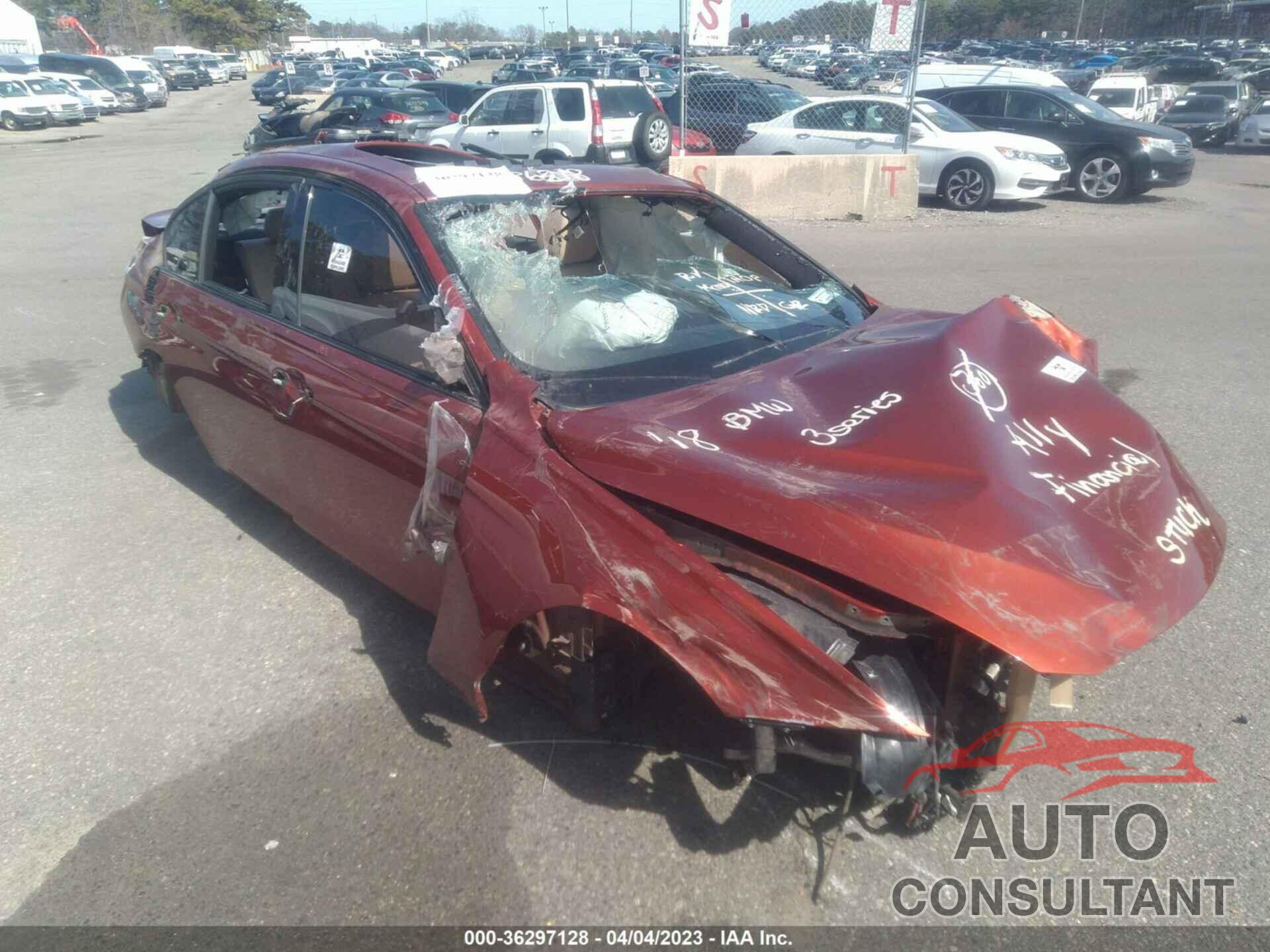 BMW 3 SERIES 2018 - WBA8B3C56JK384861