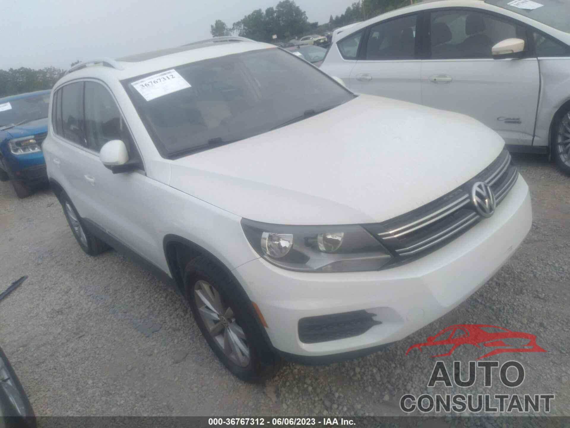 VOLKSWAGEN TIGUAN 2017 - WVGRV7AX4HK022897