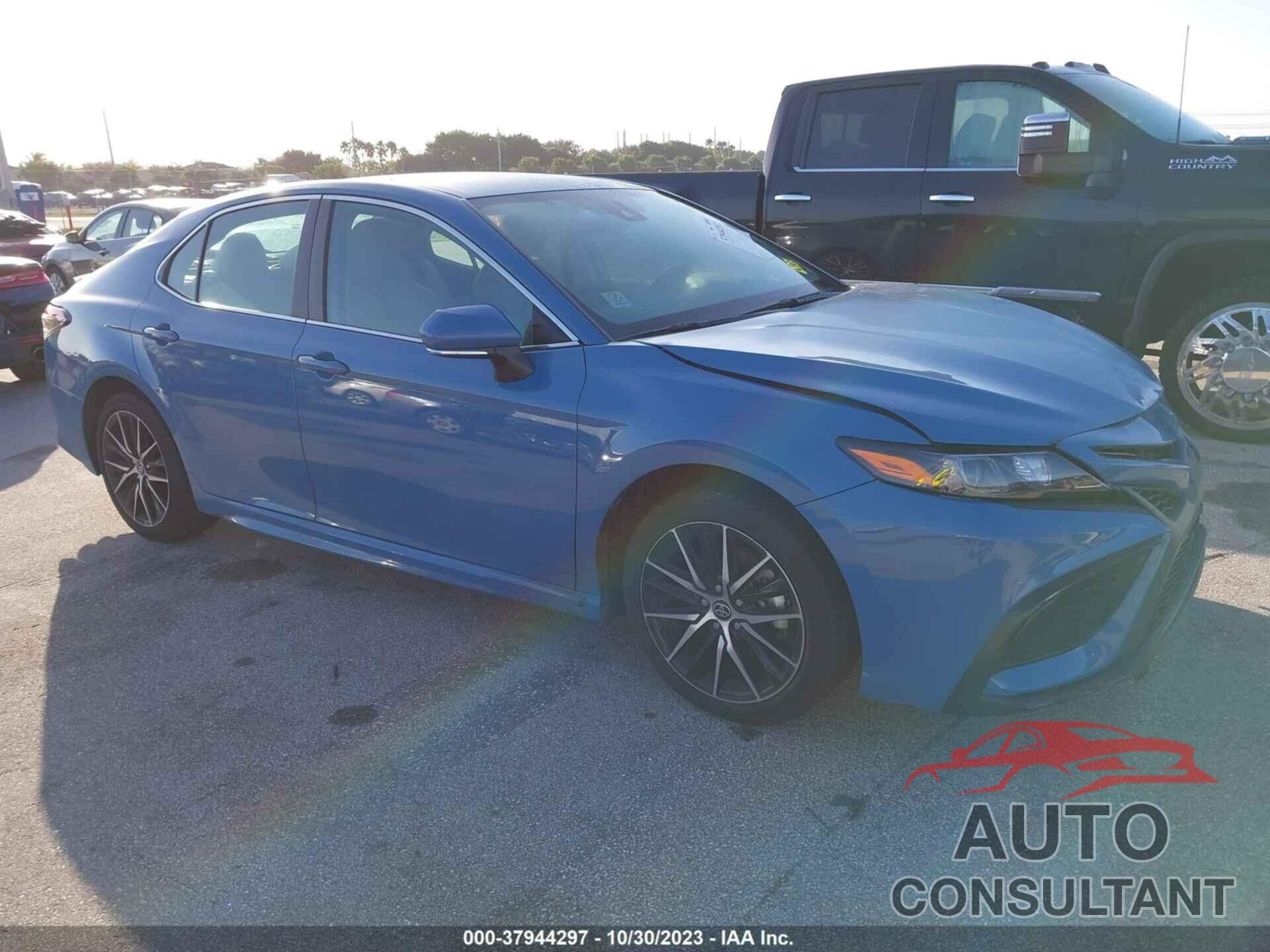 TOYOTA CAMRY 2023 - 4T1G11AK7PU084978