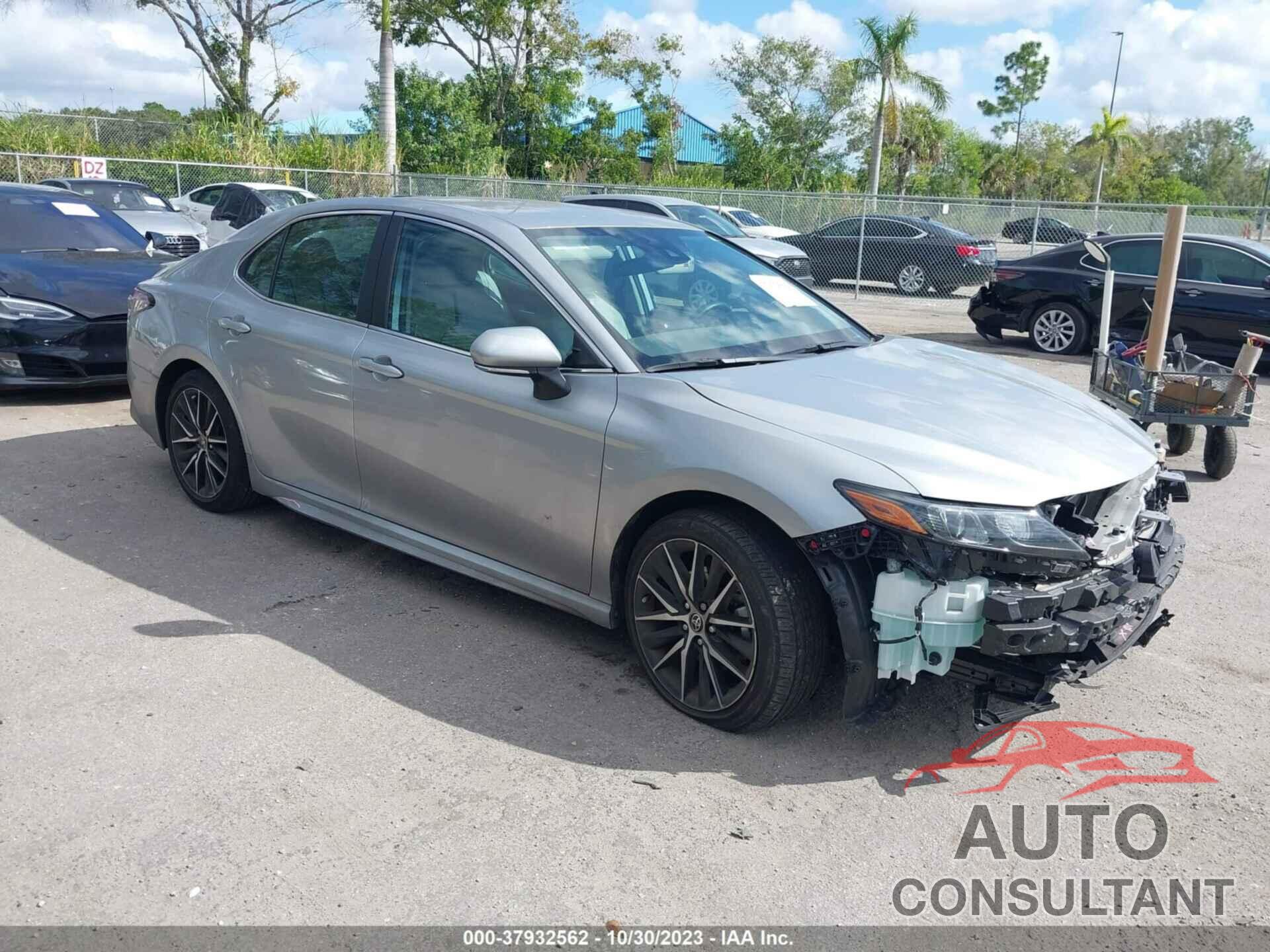 TOYOTA CAMRY 2022 - 4T1G11AK6NU652165
