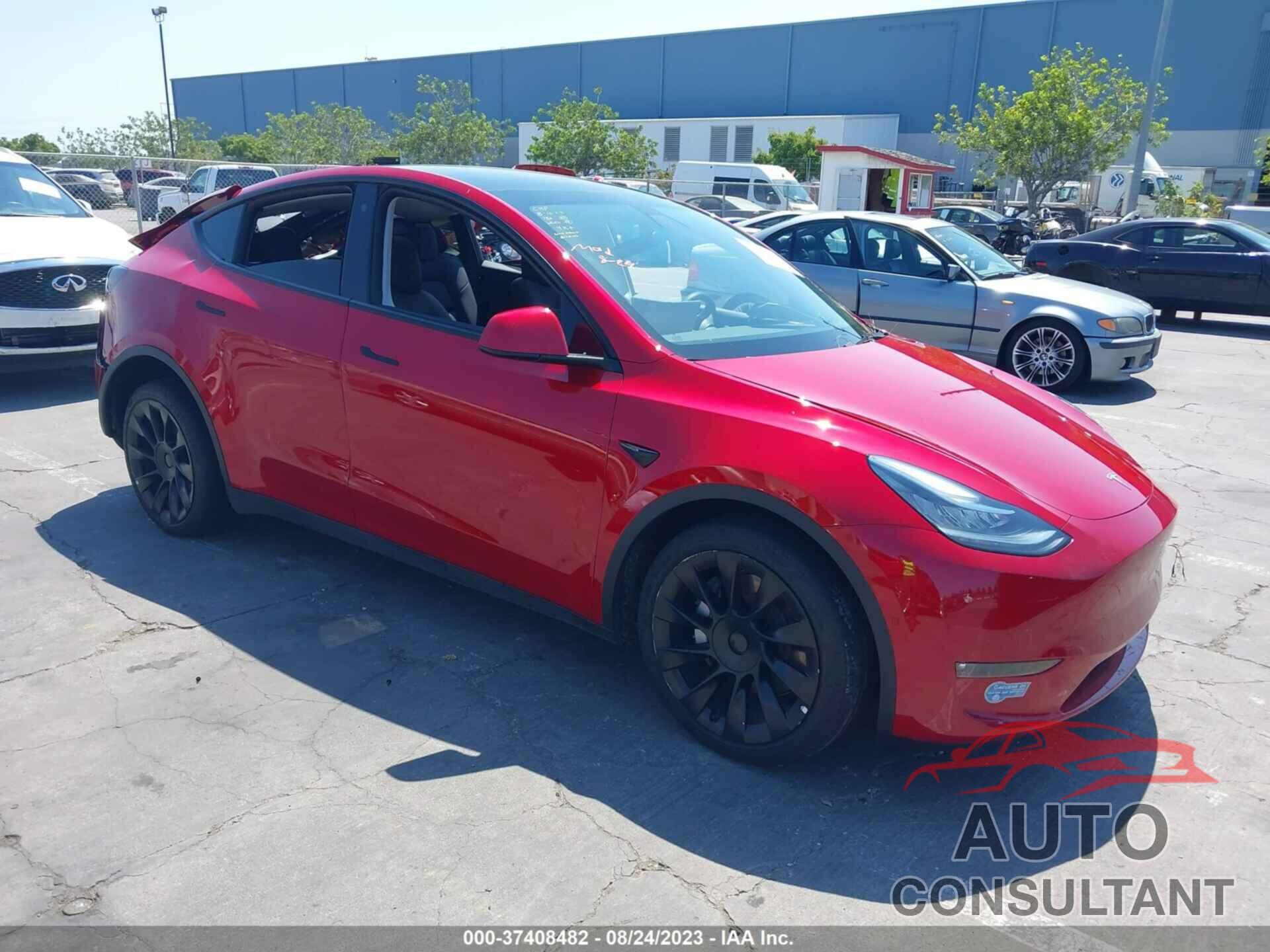 TESLA MODEL Y 2021 - 5YJYGDEE0MF218151
