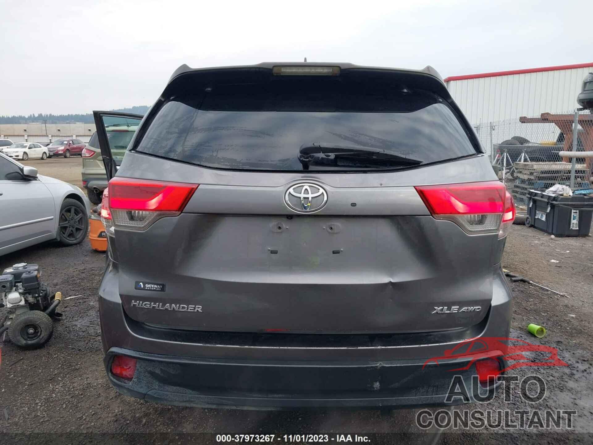 TOYOTA HIGHLANDER 2018 - 5TDJZRFH0JS540121