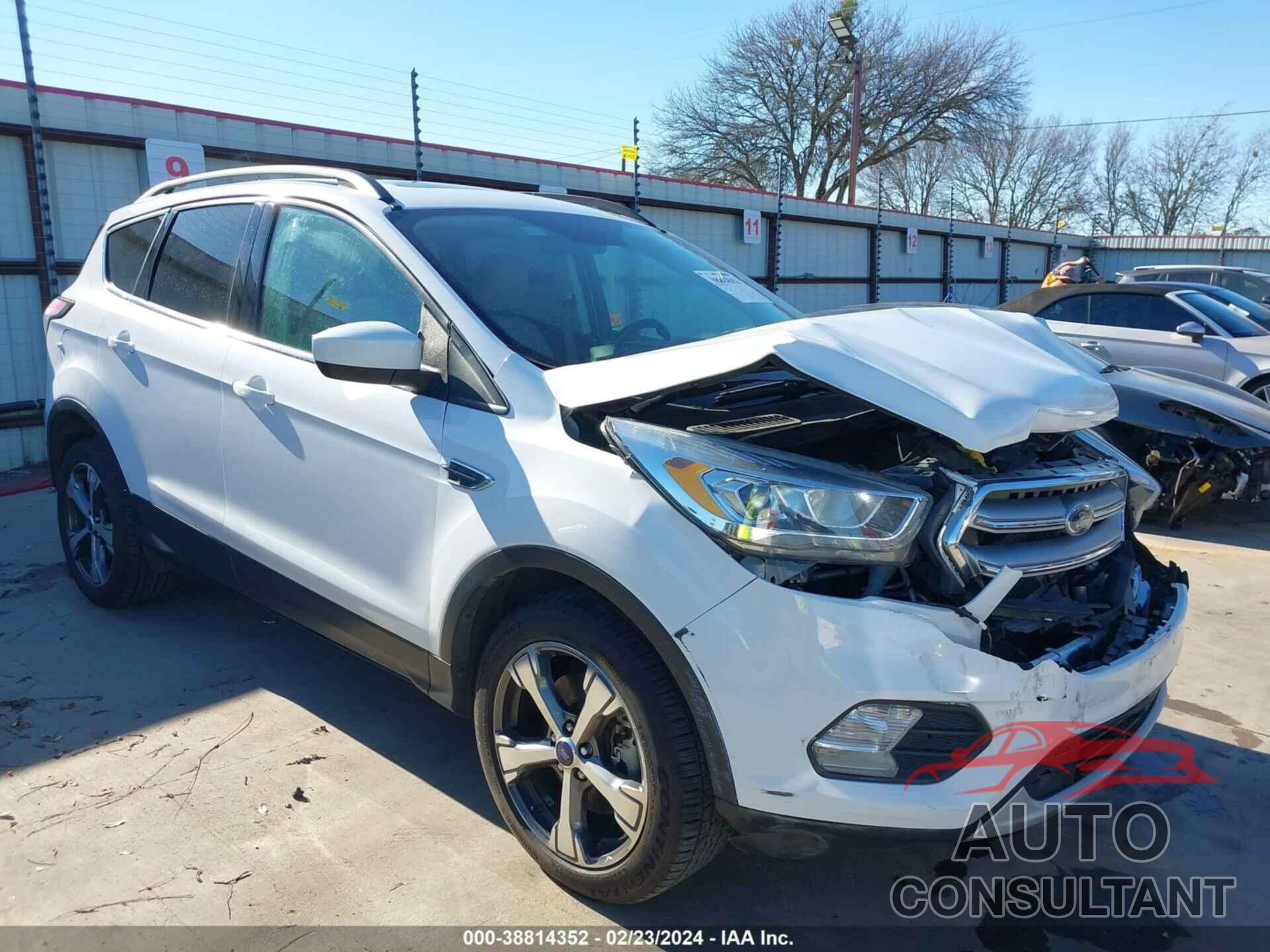 FORD ESCAPE 2017 - 1FMCU0G95HUB14694