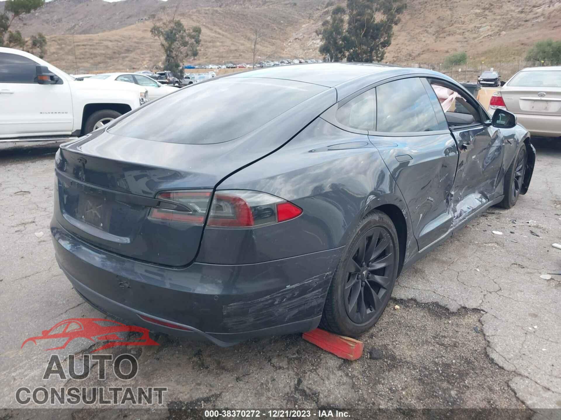 TESLA MODEL S 2015 - 5YJSA1E14FF120293