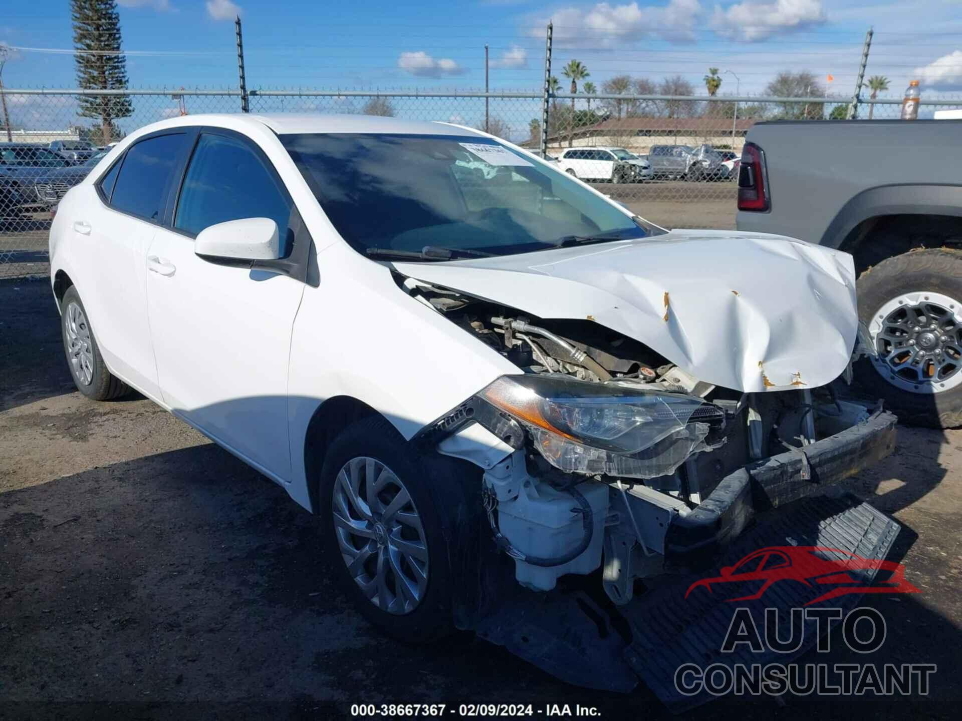 TOYOTA COROLLA 2018 - 5YFBURHE7JP793516