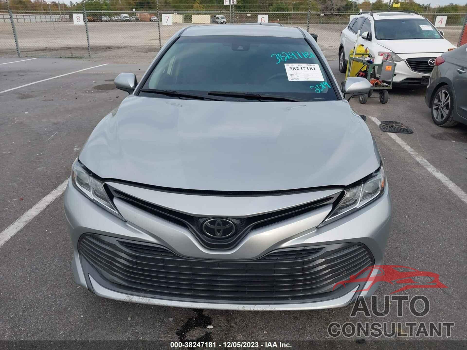 TOYOTA CAMRY 2019 - 4T1B11HK1KU720237