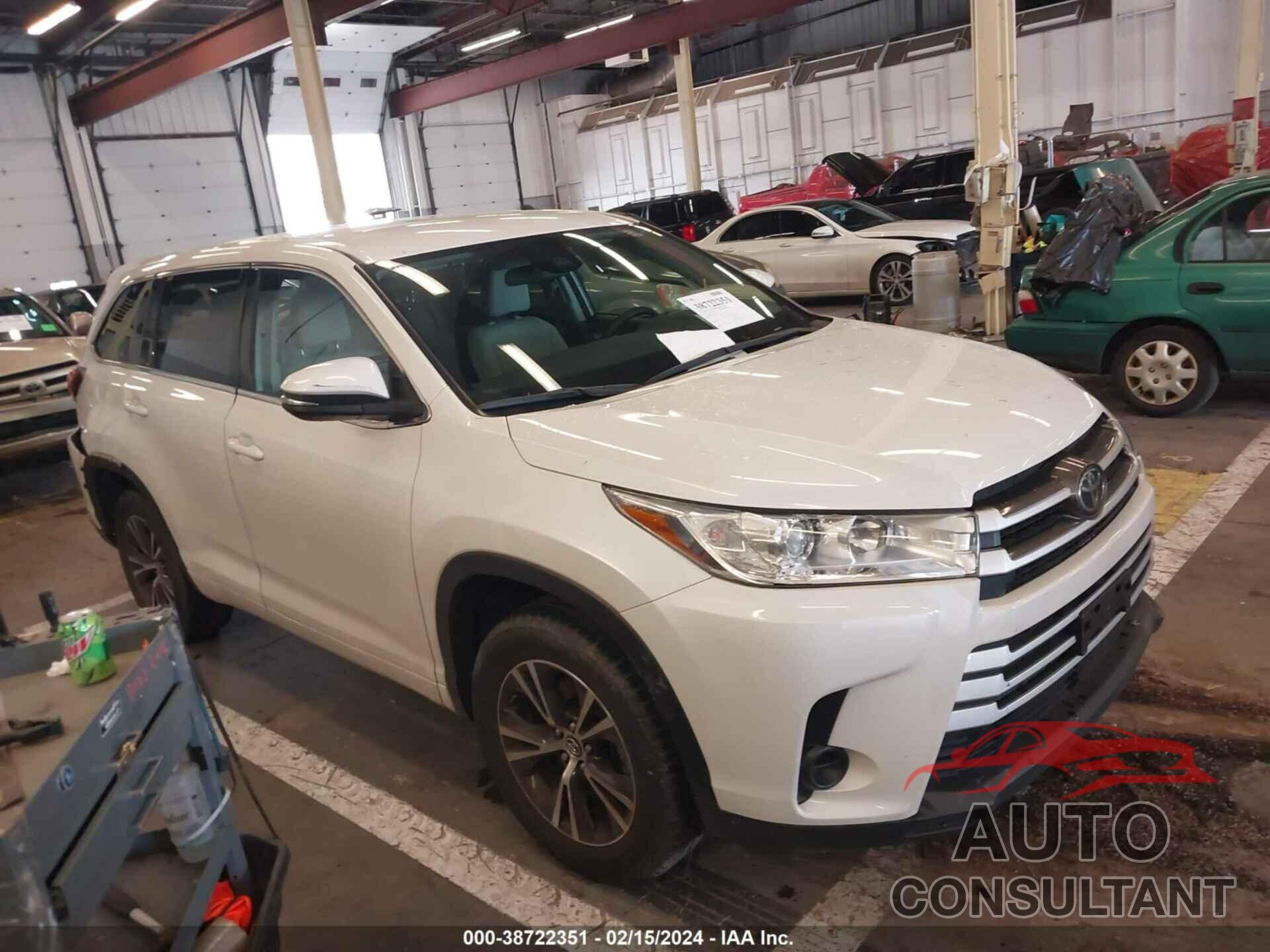 TOYOTA HIGHLANDER 2017 - 5TDZARFH9HS026093