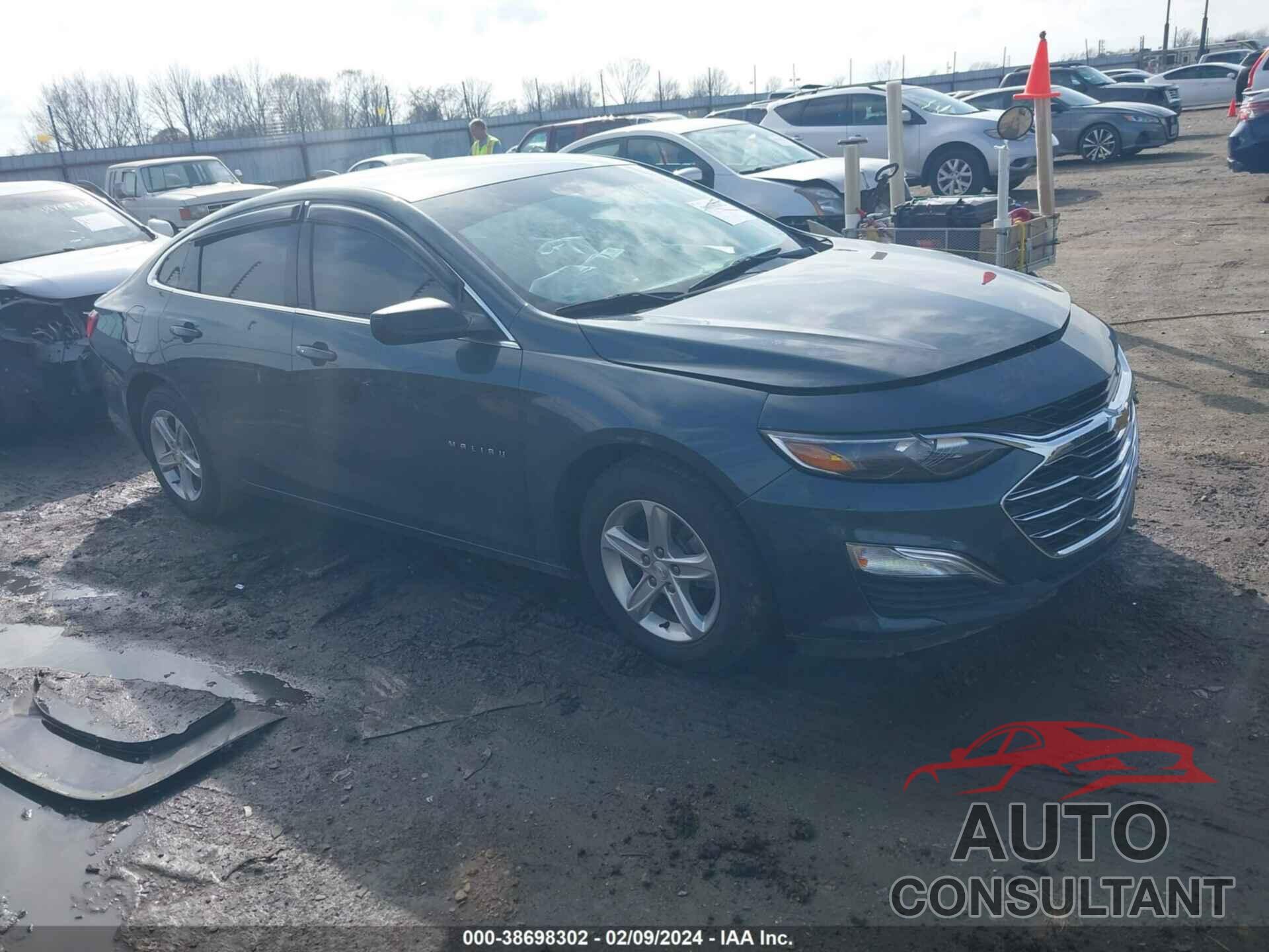 CHEVROLET MALIBU 2020 - 1G1ZB5STXLF048301