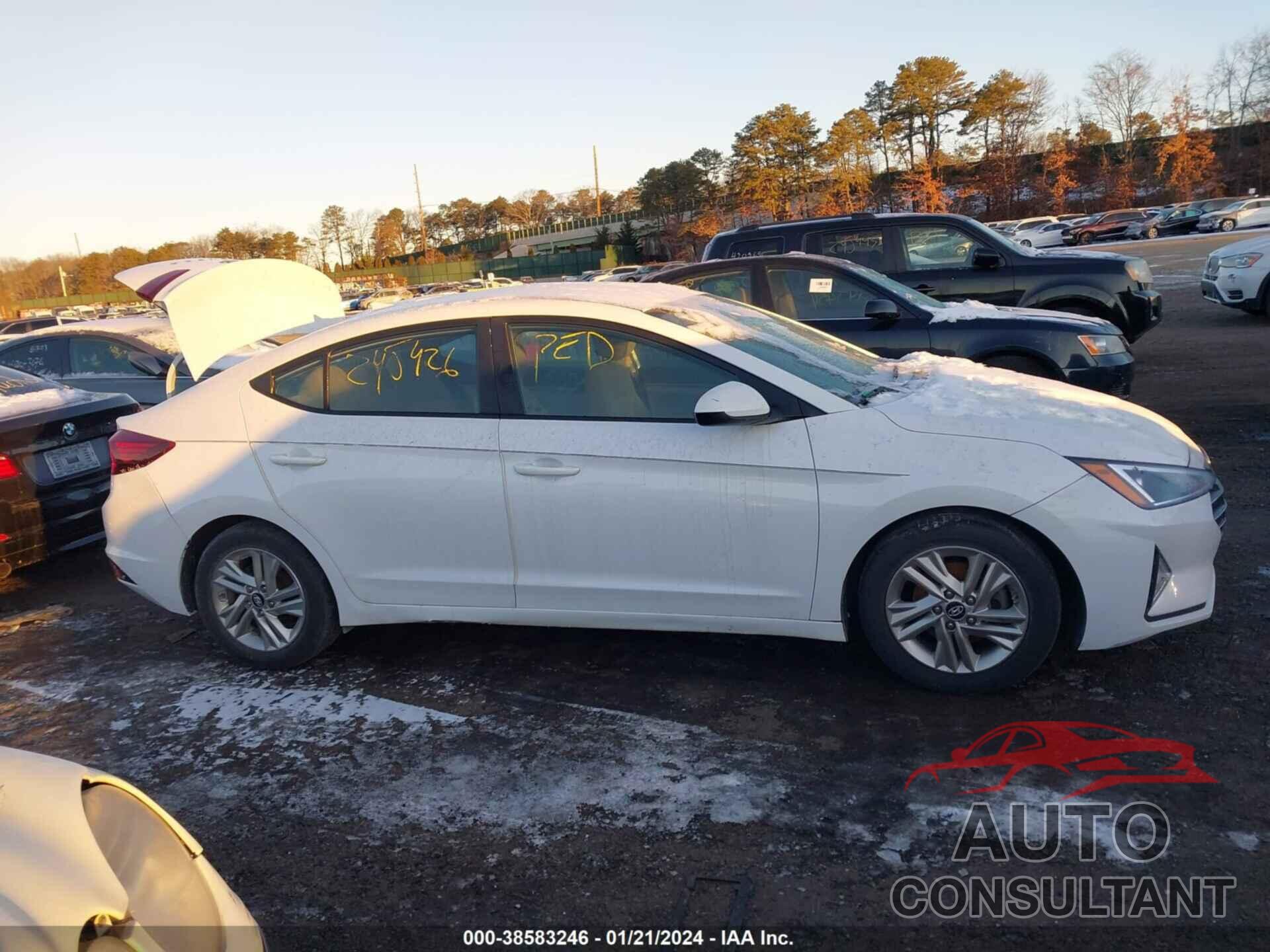 HYUNDAI ELANTRA 2019 - 5NPD84LFXKH448950